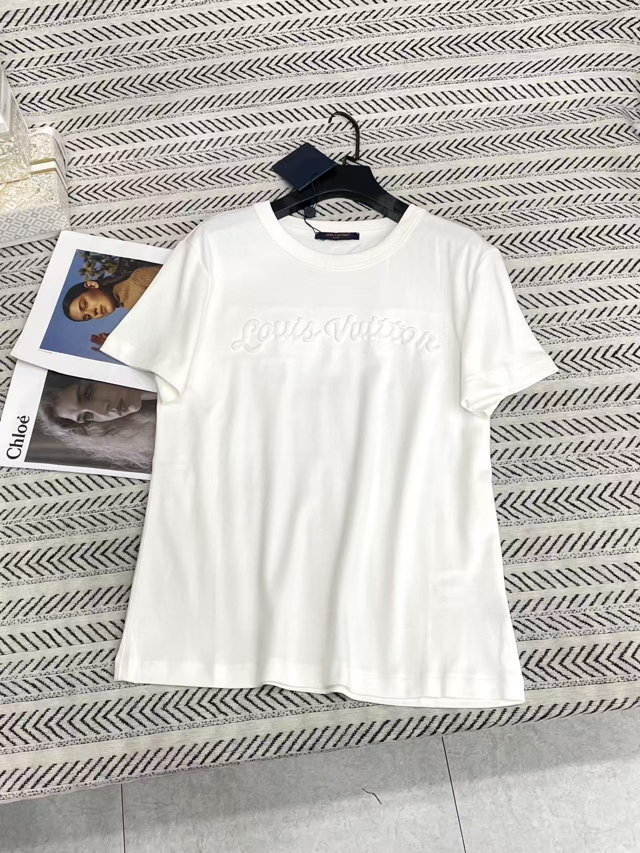 LVエンボス 3DレタリングTシャツ【50％割引+送料無料】