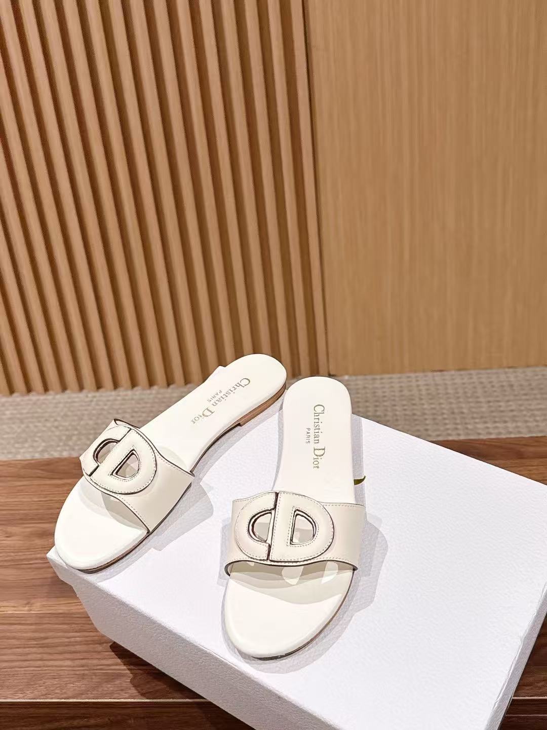 DIOR 上質なCDカーフスキン・スライド【50％割引+送料無料】