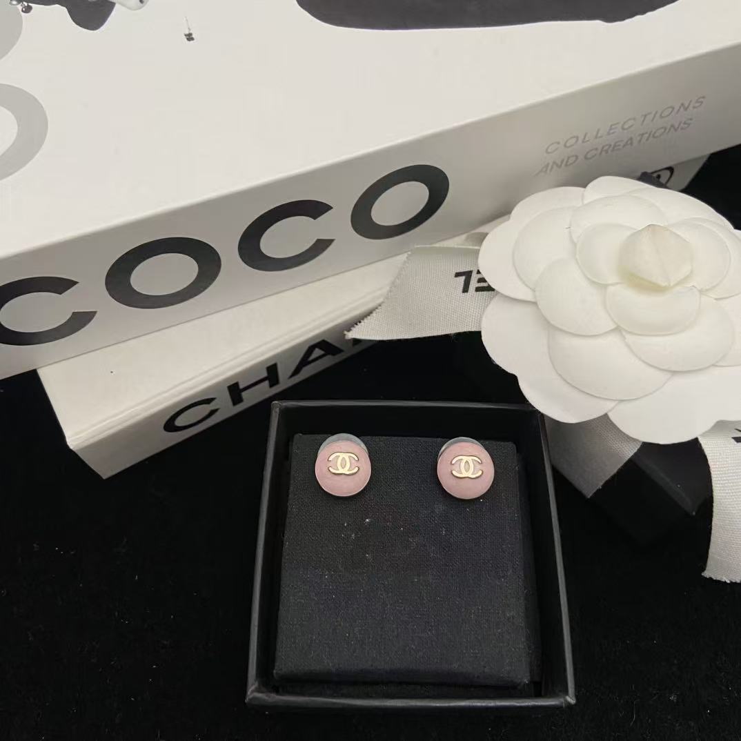 CHANE1 ダブルC ピンクスタッドピアス【50％割引+送料無料】