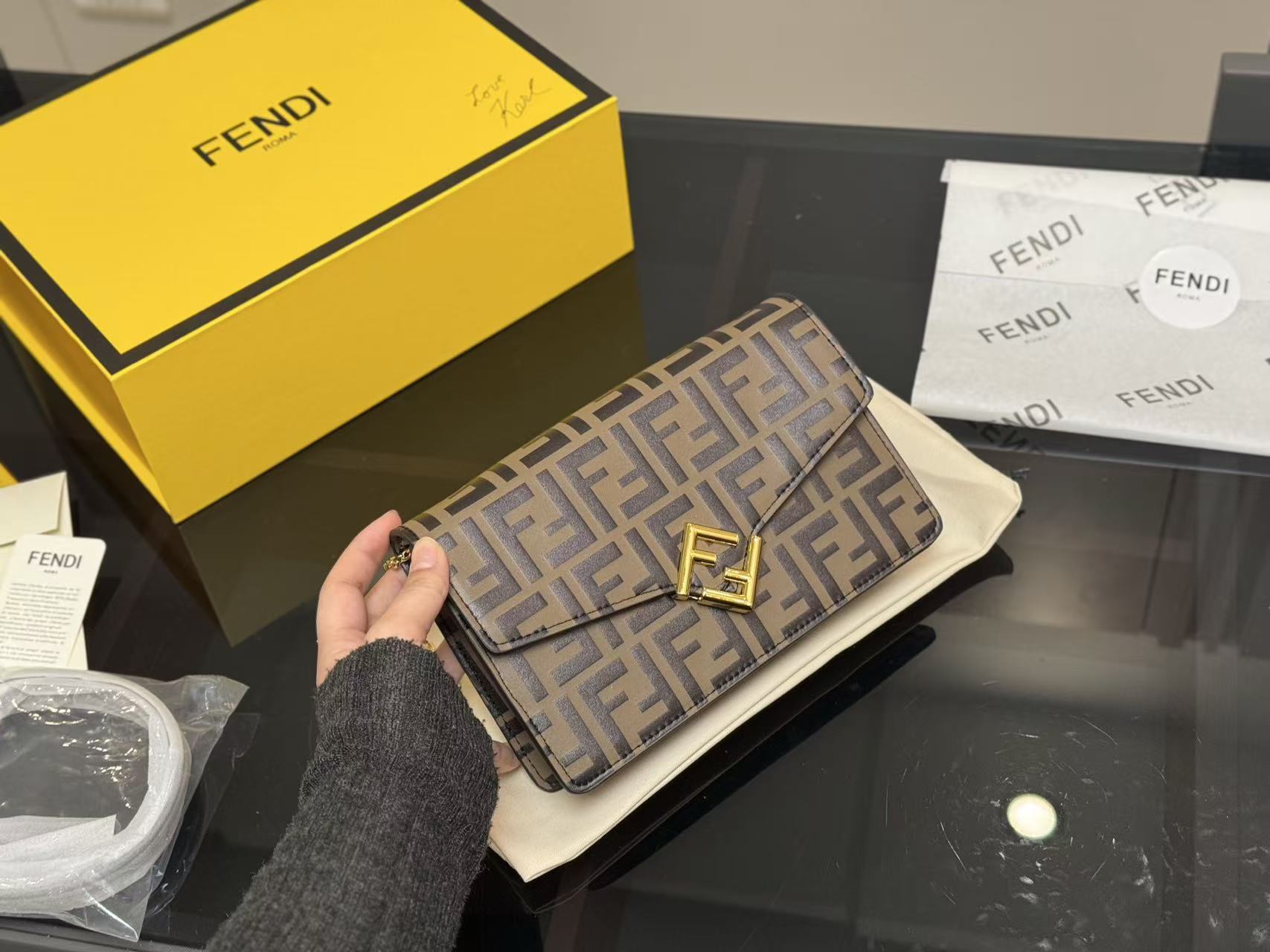 FEND1 チェーンバッグ【50%割引+送料無料】