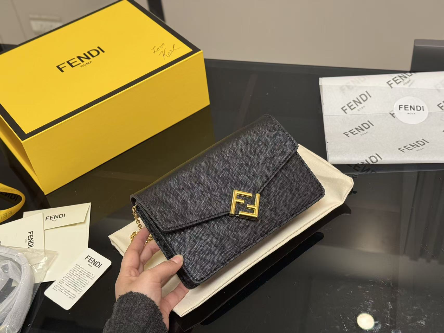 FEND1 チェーンバッグ【50%割引+送料無料】