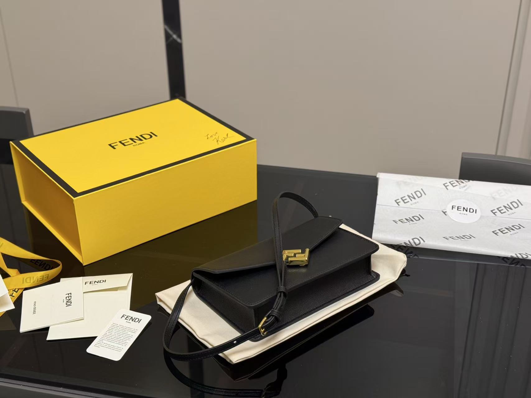 FEND1 チェーンバッグ【50%割引+送料無料】