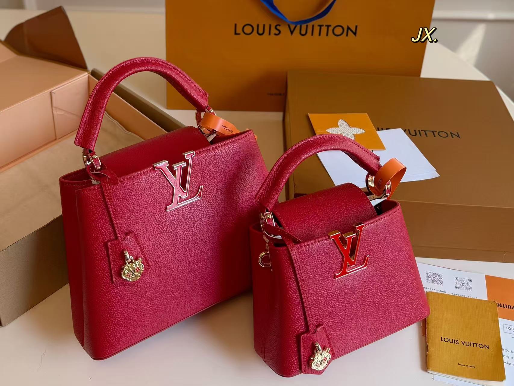 LV Capucinesレザーハンドバッグ【50%割引+送料無料】