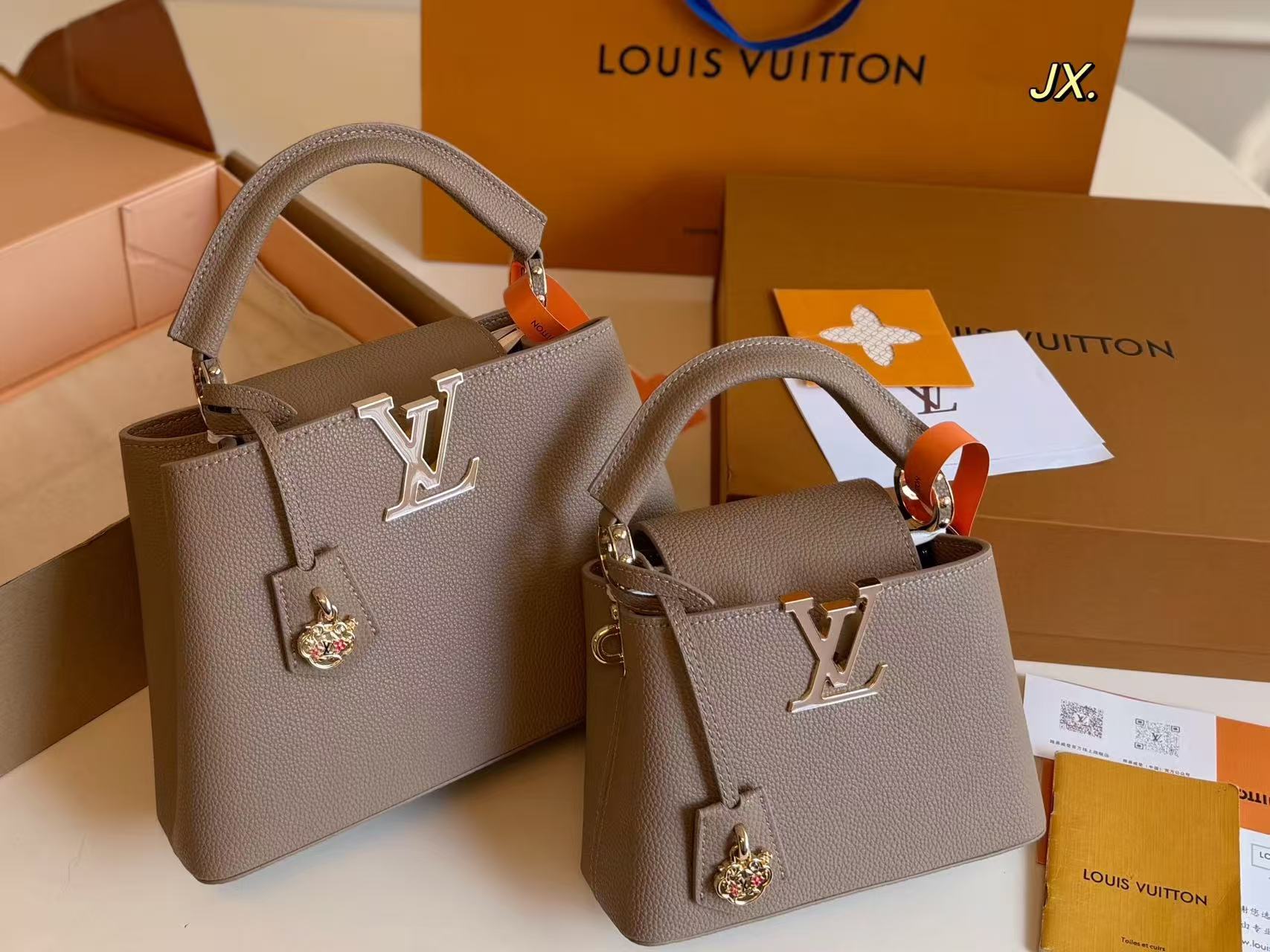 LV Capucinesレザーハンドバッグ【50%割引+送料無料】