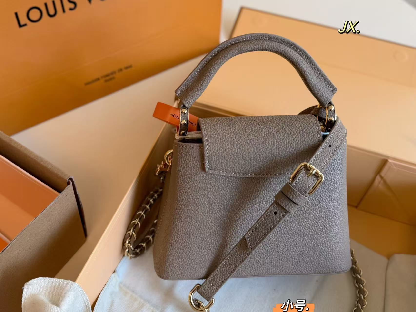 LV Capucinesレザーハンドバッグ【50%割引+送料無料】