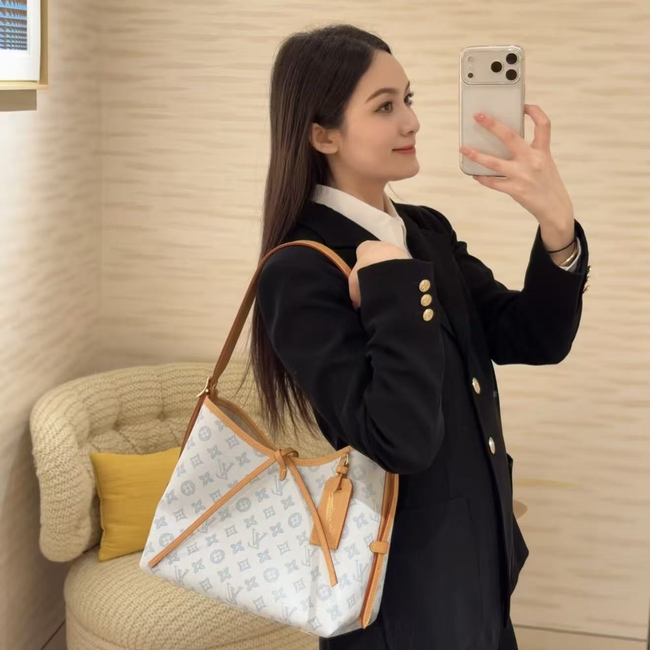 LV Carryallキャンバス地の脇下バッグ【50％割引+送料無料】