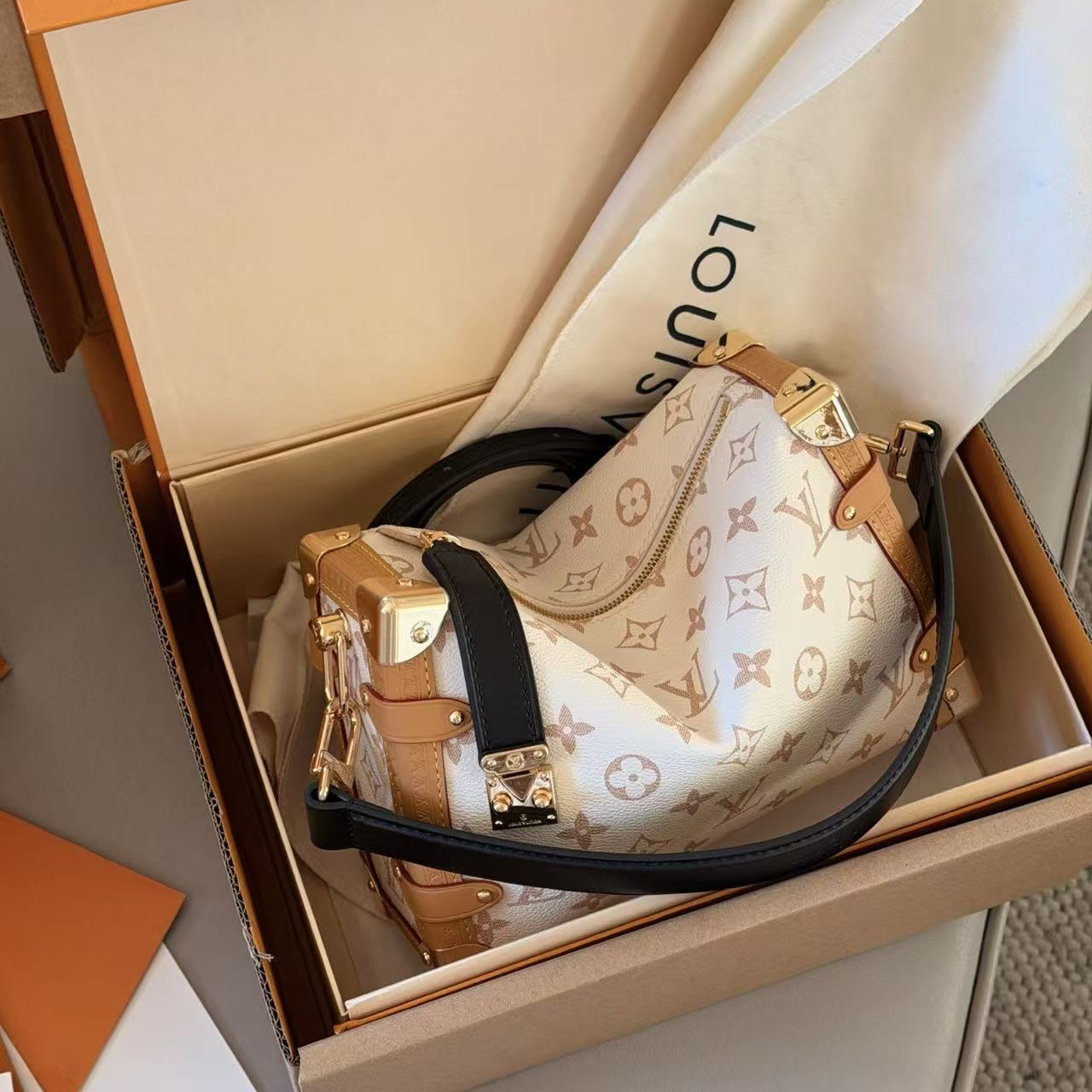 LV 新作プリントショルダーバッグ【50%割引+送料無料】
