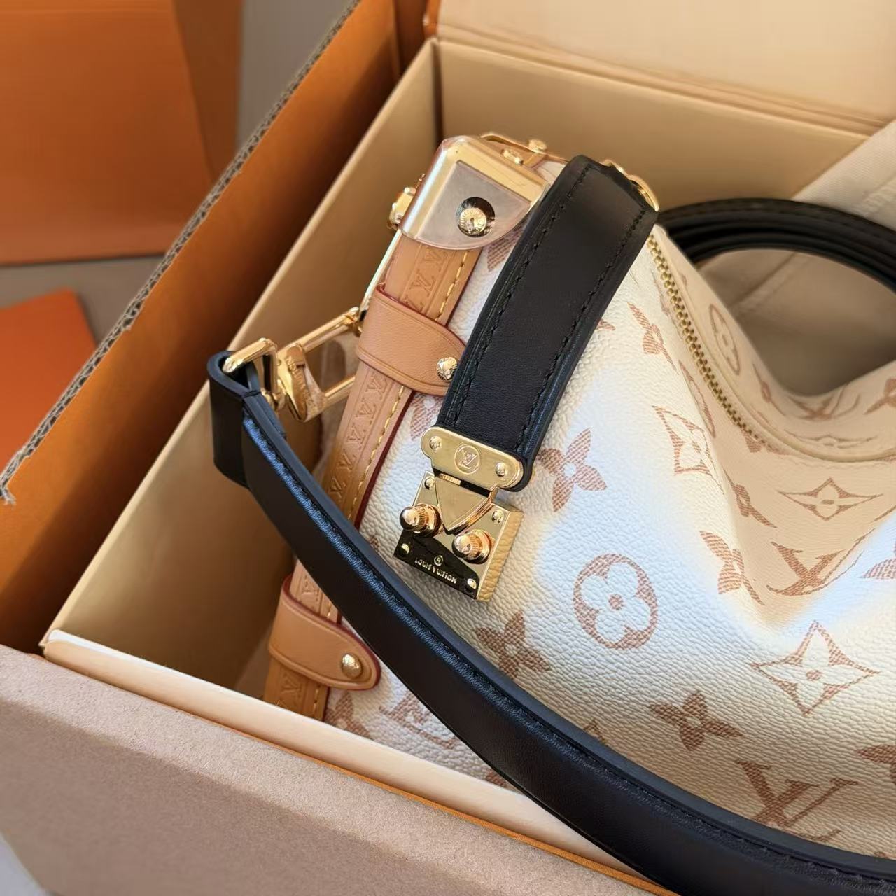 LV 新作プリントショルダーバッグ【50%割引+送料無料】