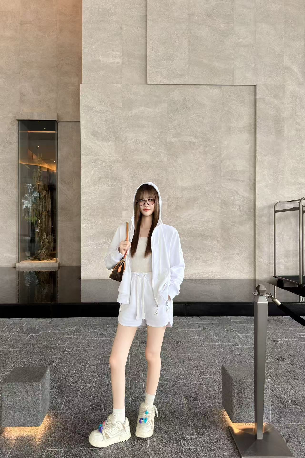 LV シンプルなフード付きアウター＆ショートパンツのセットアップ【50％割引+送料無料】