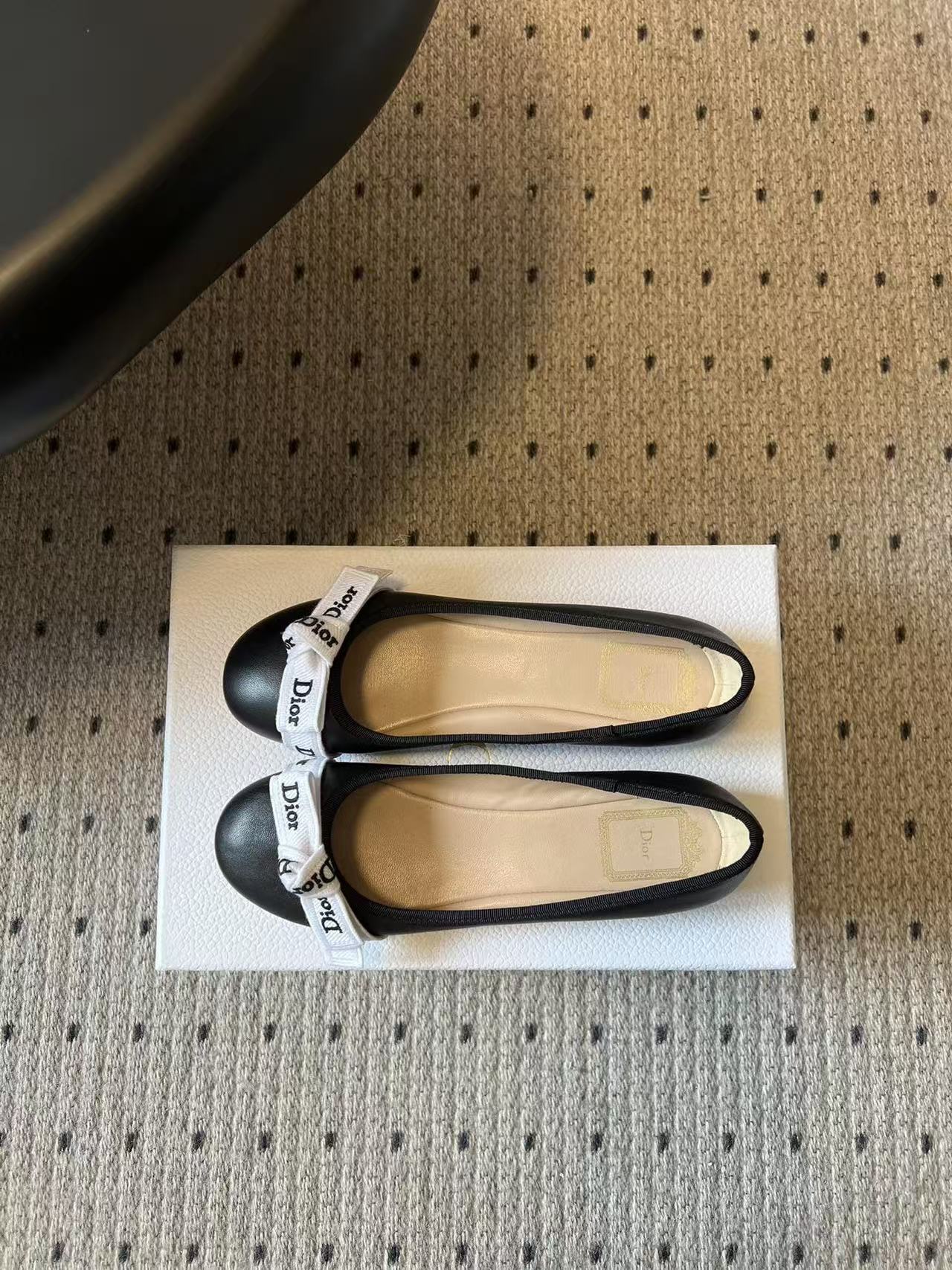DIOR 上質なリボン付きフラットシューズ【50％割引+送料無料】