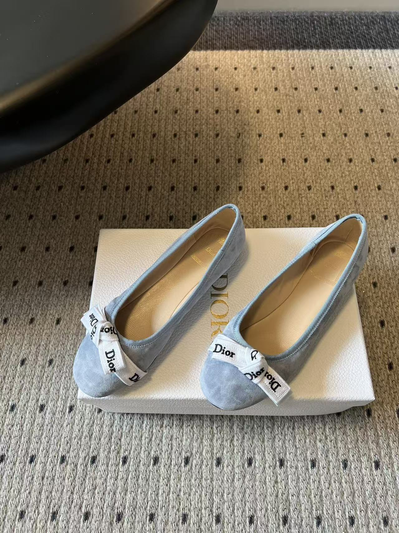 DIOR 上質なリボン付きフラットシューズ【50％割引+送料無料】