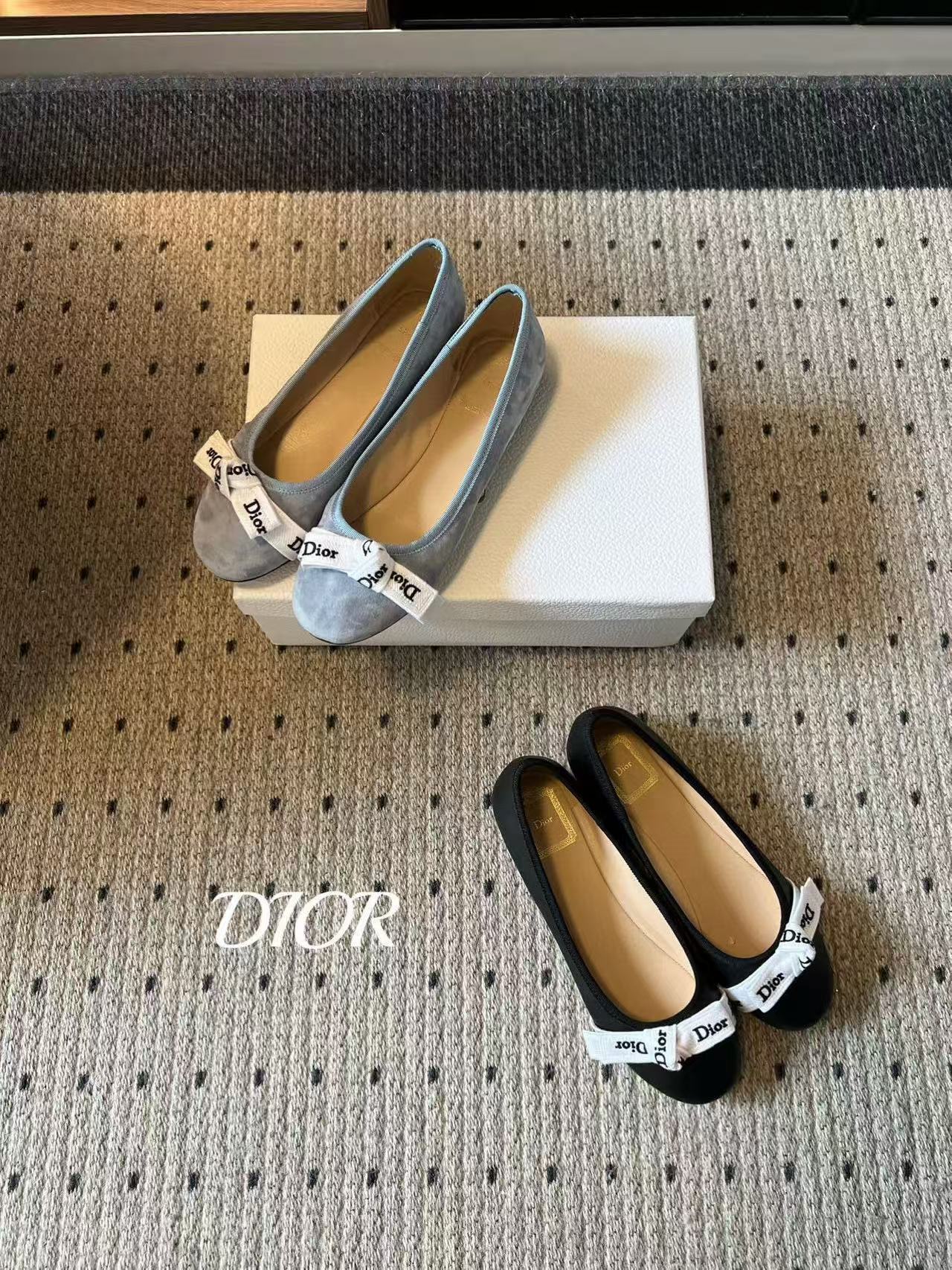 DIOR 上質なリボン付きフラットシューズ【50％割引+送料無料】