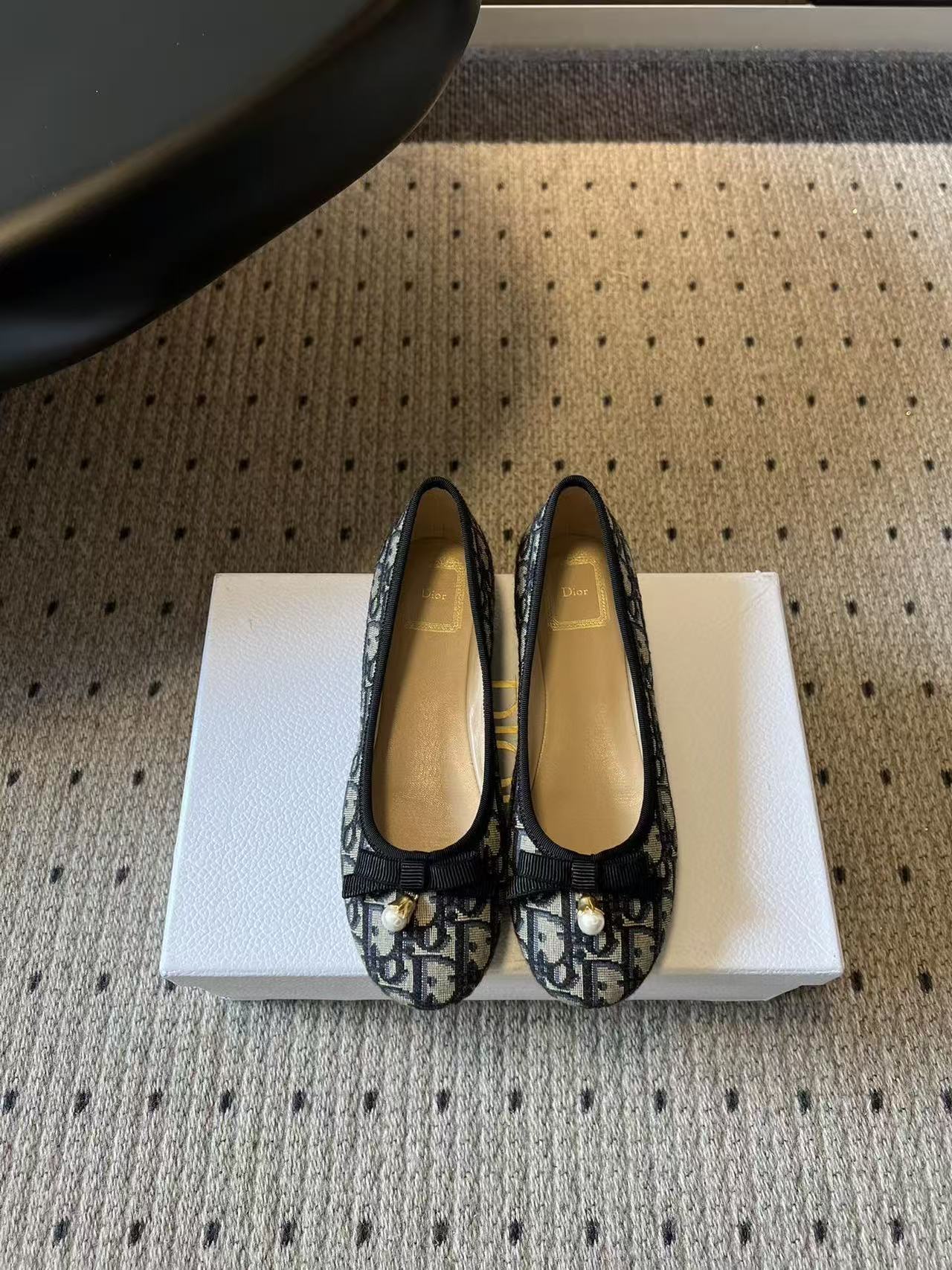 DIOR 上質ジャカード パールフラットシューズ【50％割引+送料無料】