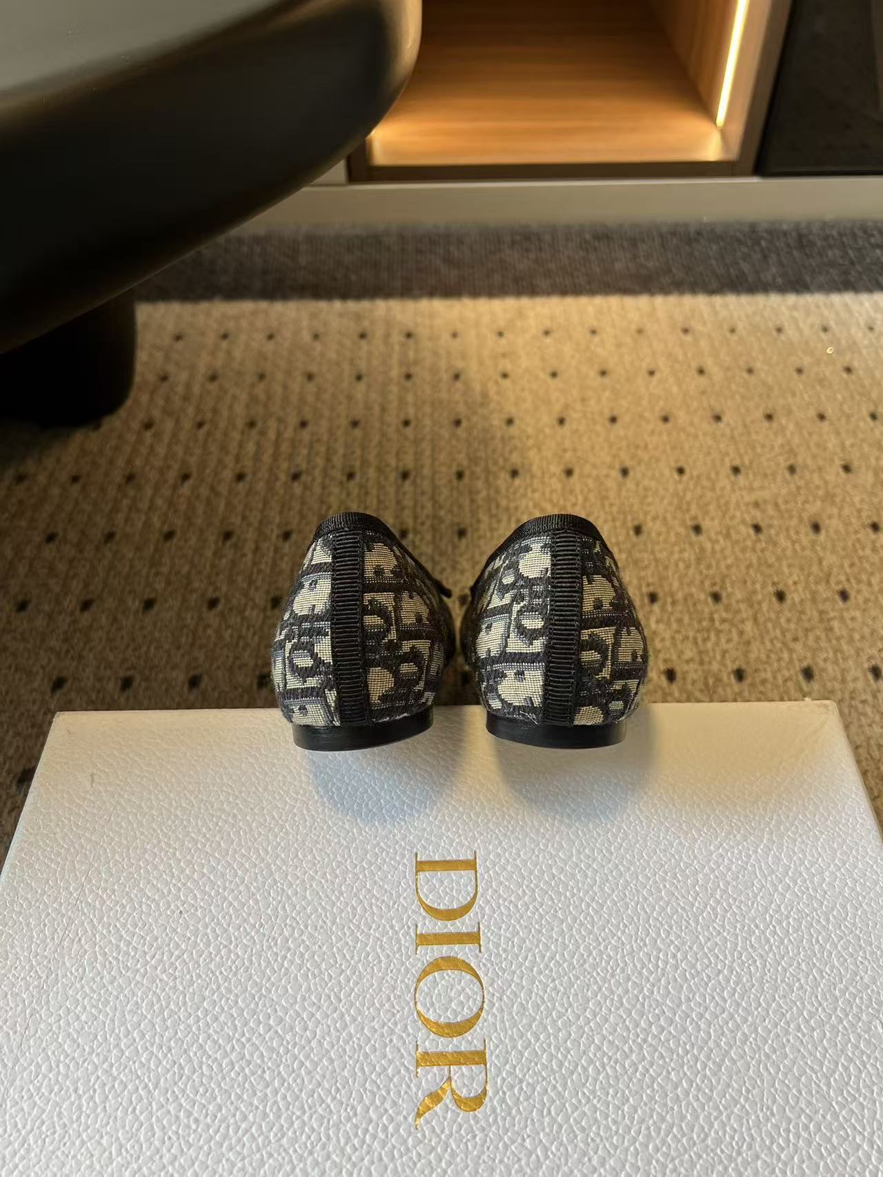 DIOR 上質ジャカード パールフラットシューズ【50％割引+送料無料】