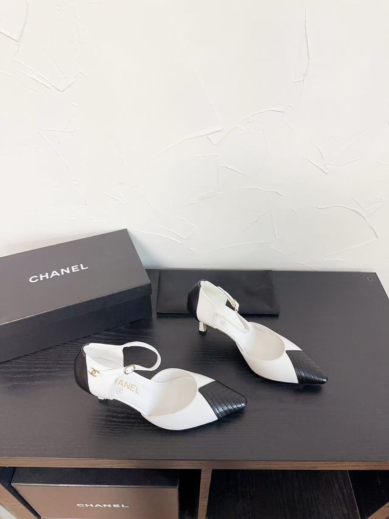 CHANE1 シンプルなカラーブロックレザーローヒールシューズ【50％割引+送料無料】