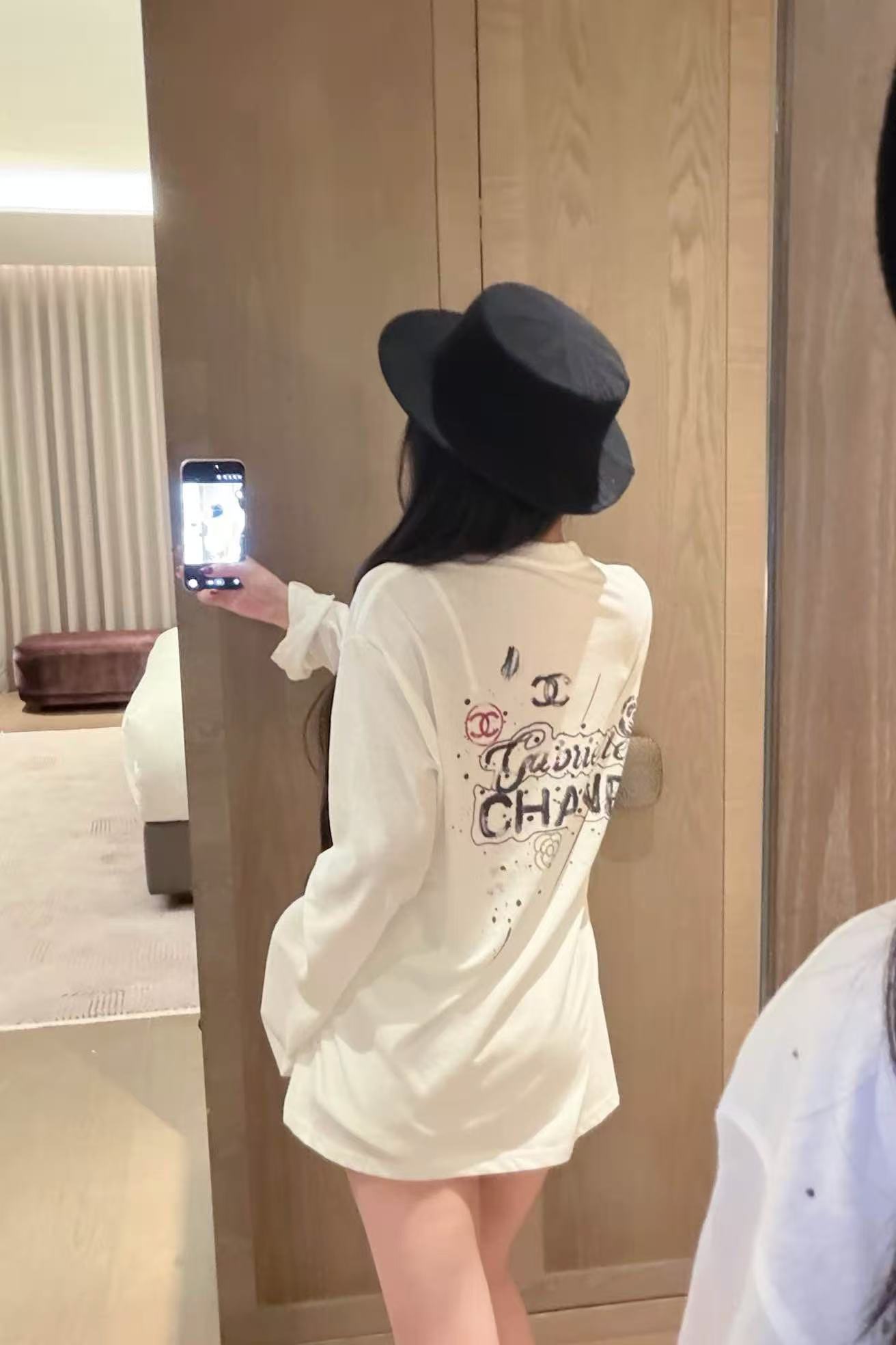 CHANE1 ダブルCロゴ長袖Tシャツ【50％割引+送料無料】