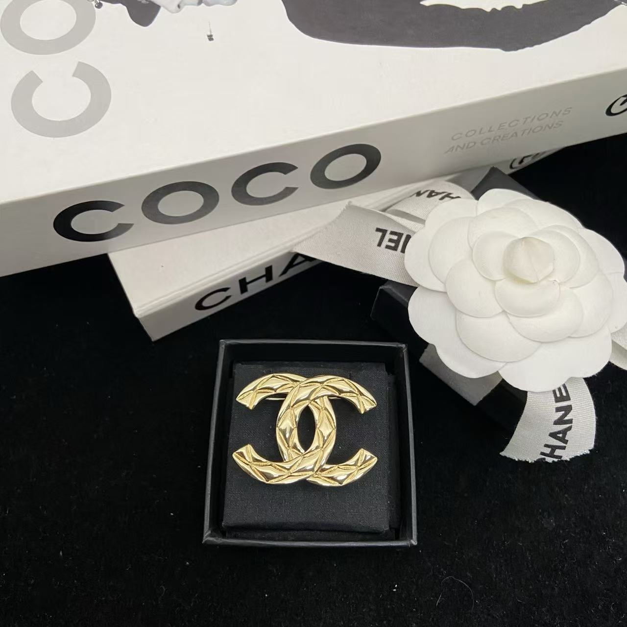 CHANE1 ダブルCブローチ【50％割引+送料無料】