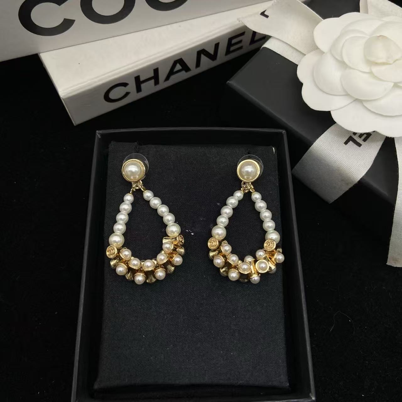 CHANE1 ダブルCパールスタッドピアス【50％割引+送料無料】
