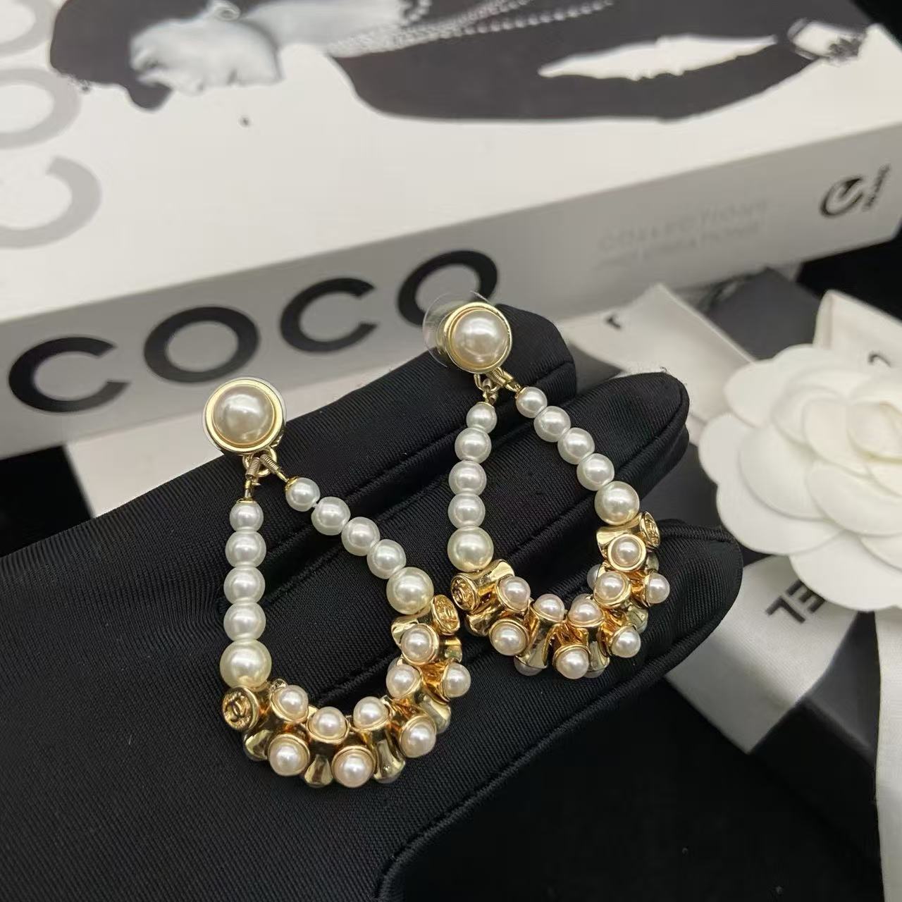CHANE1 ダブルCパールスタッドピアス【50％割引+送料無料】
