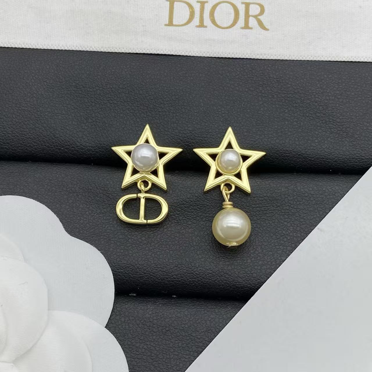 DI0R五芒星パールイヤリング【50％割引+送料無料】