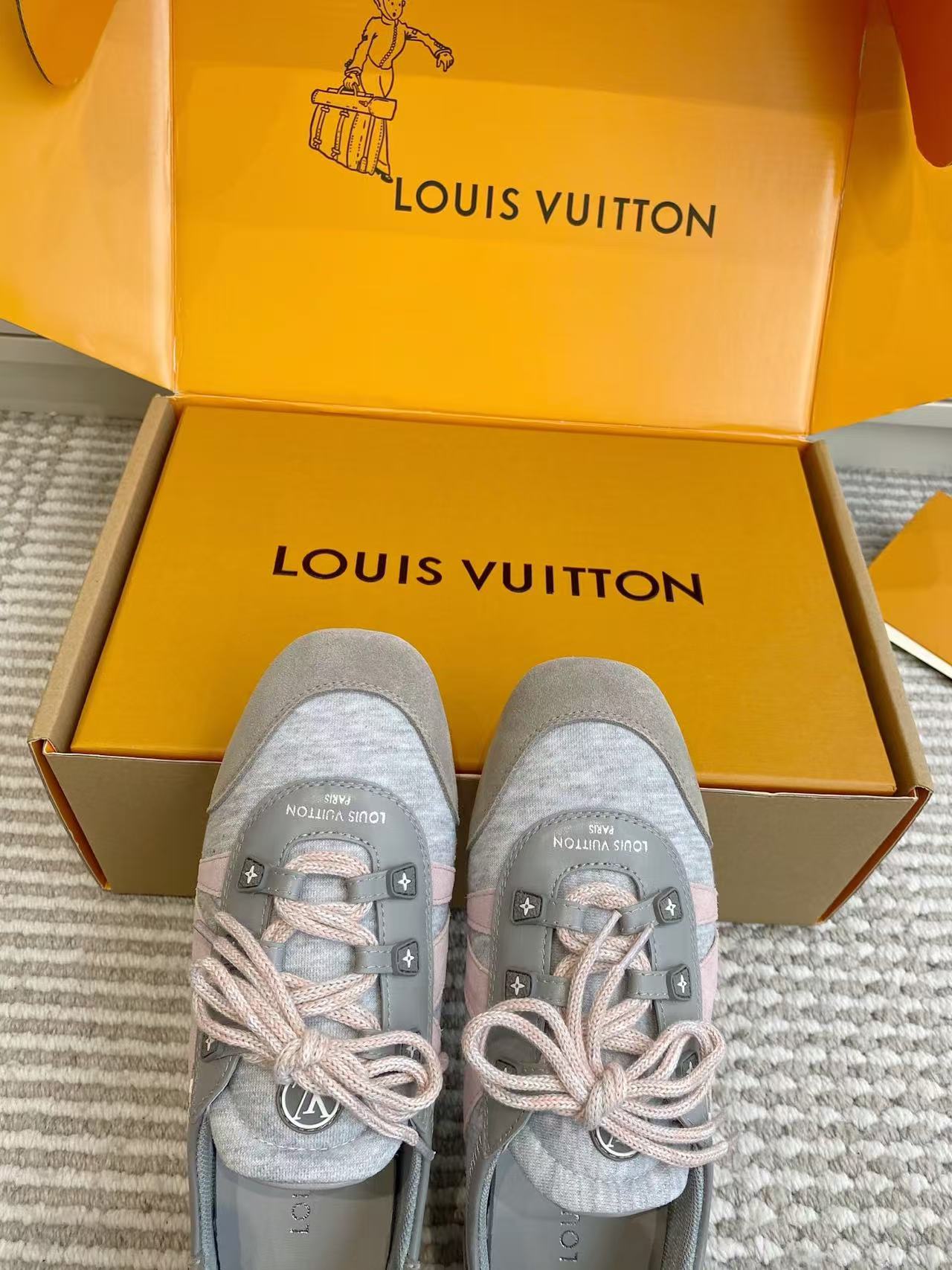 LV 高品質レースアップカジュアルシューズ【50%割引+送料無料】