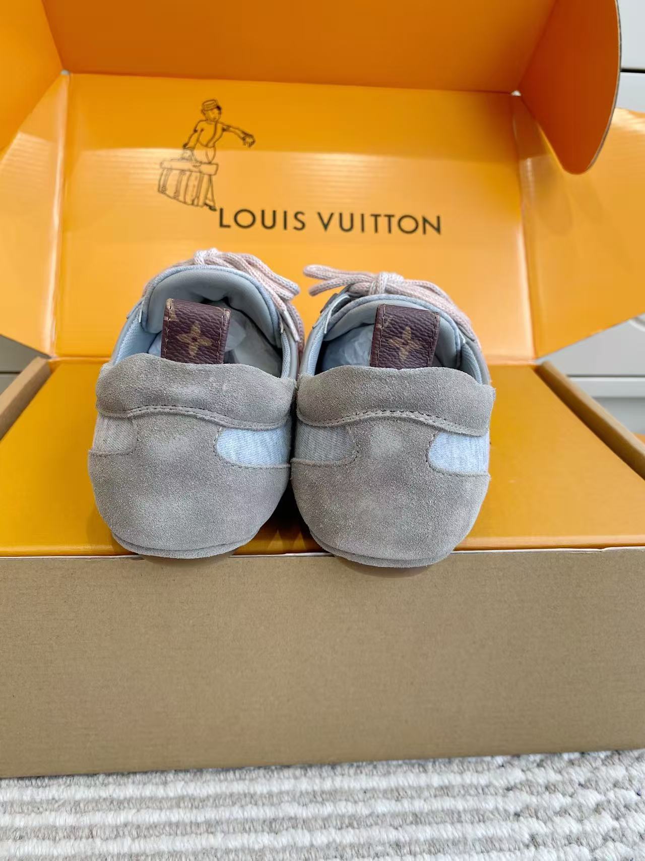 LV 高品質レースアップカジュアルシューズ【50%割引+送料無料】