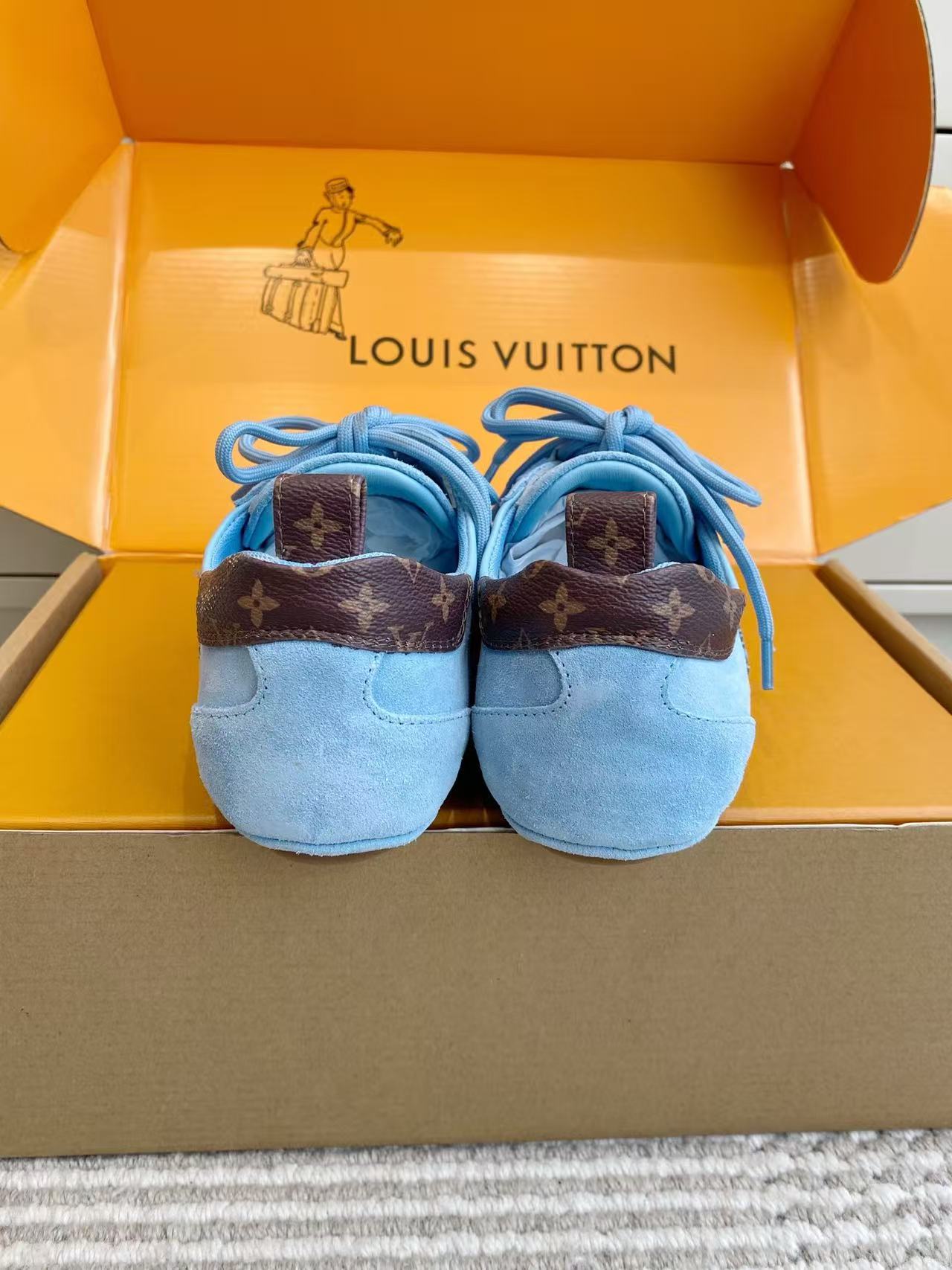 LV 高品質レースアップカジュアルシューズ【50%割引+送料無料】