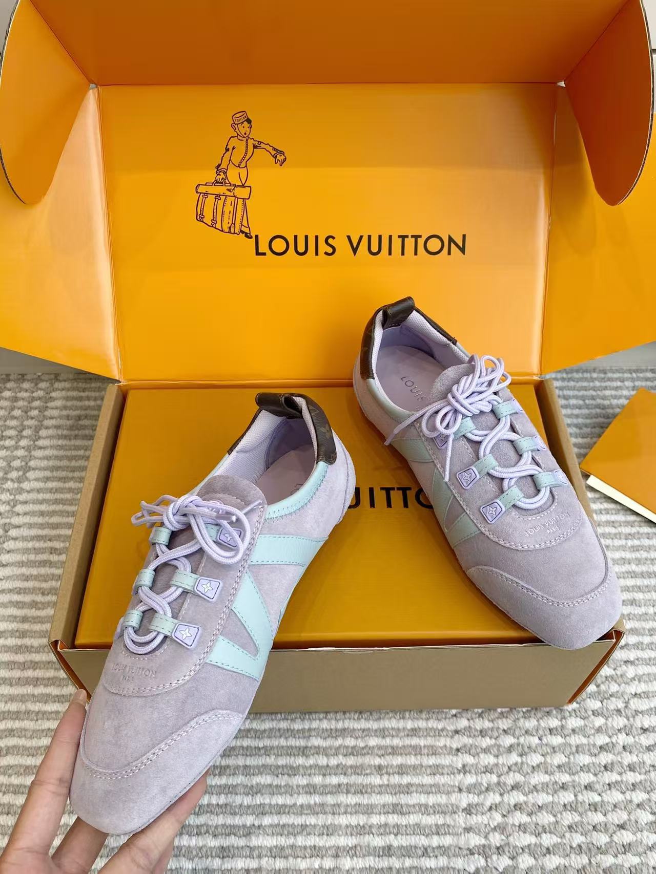 LV 高品質レースアップカジュアルシューズ【50%割引+送料無料】