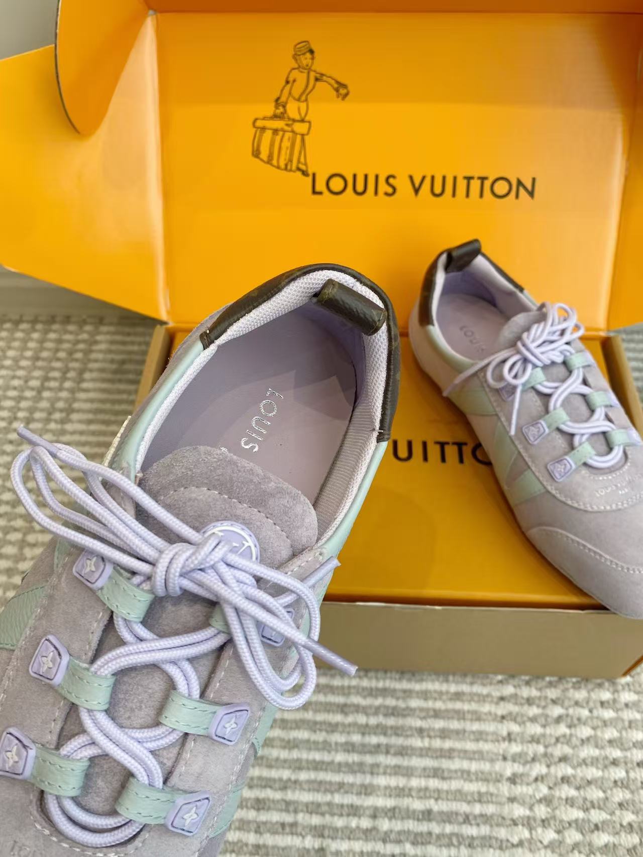 LV 高品質レースアップカジュアルシューズ【50%割引+送料無料】