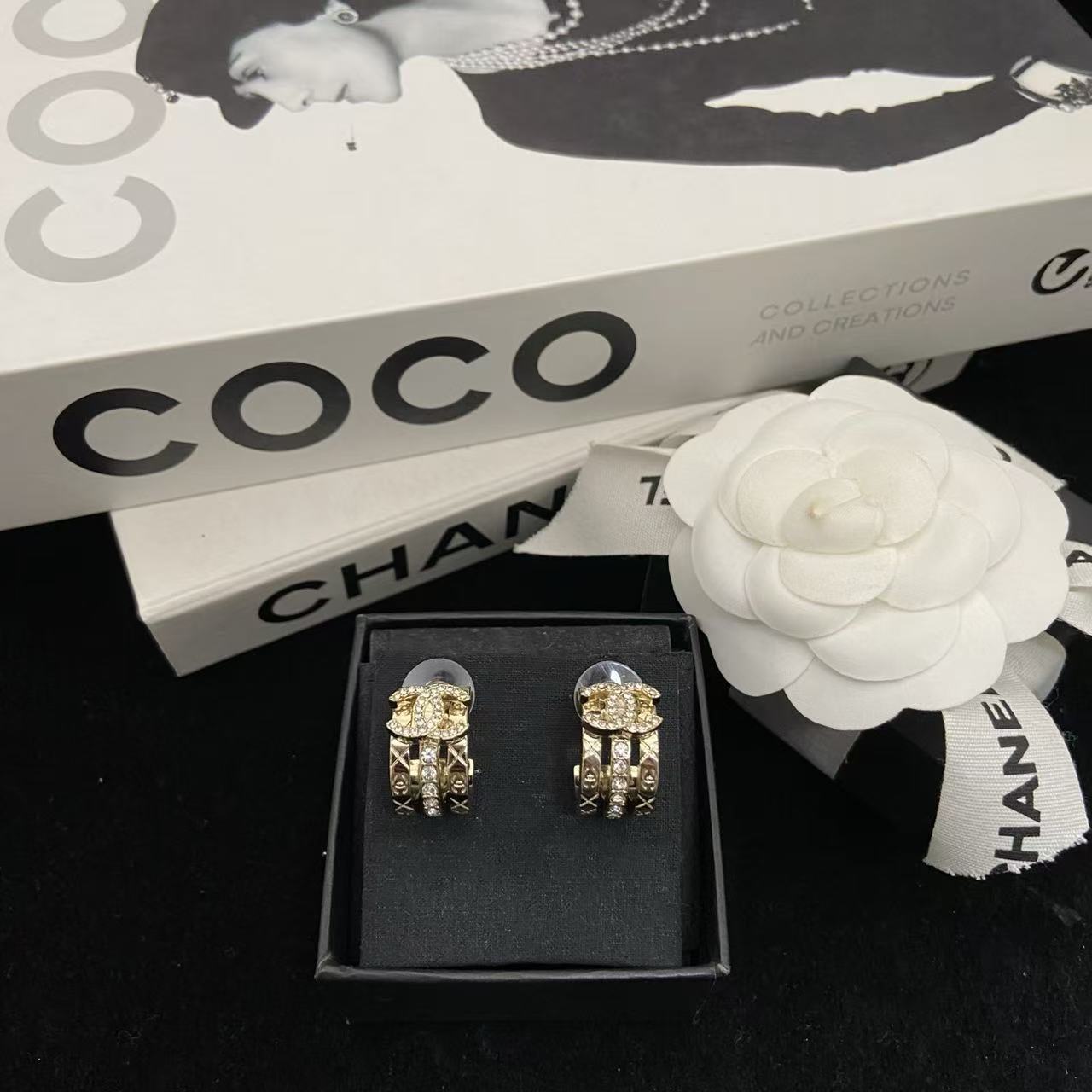 CHANE1 ダブルCパールスタッドピアス【50％割引+送料無料】