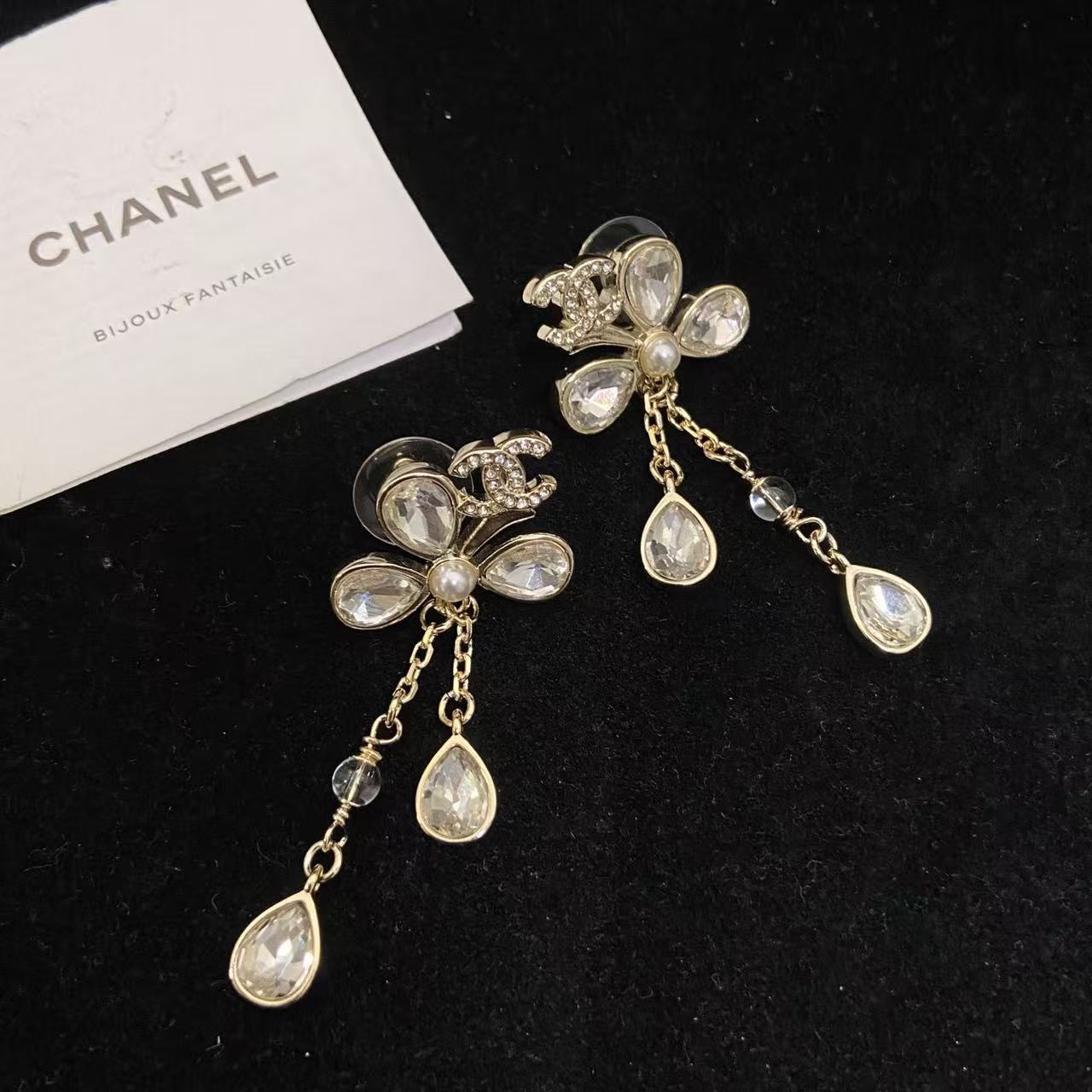 CHANE1 ダブルC ダイヤモンドタッセルイヤリング【50％割引+送料無料】