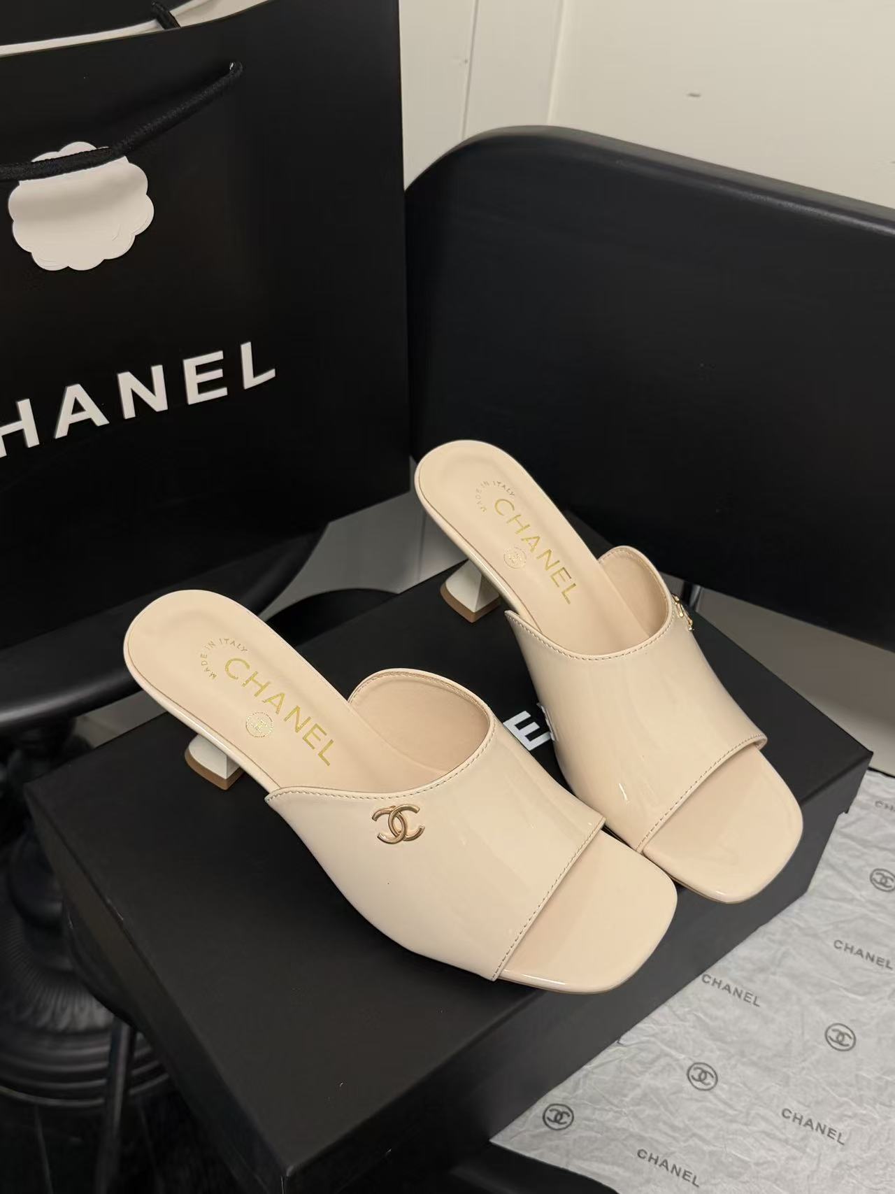 CHANE1 ダブルC ローヒール【50％割引+送料無料】