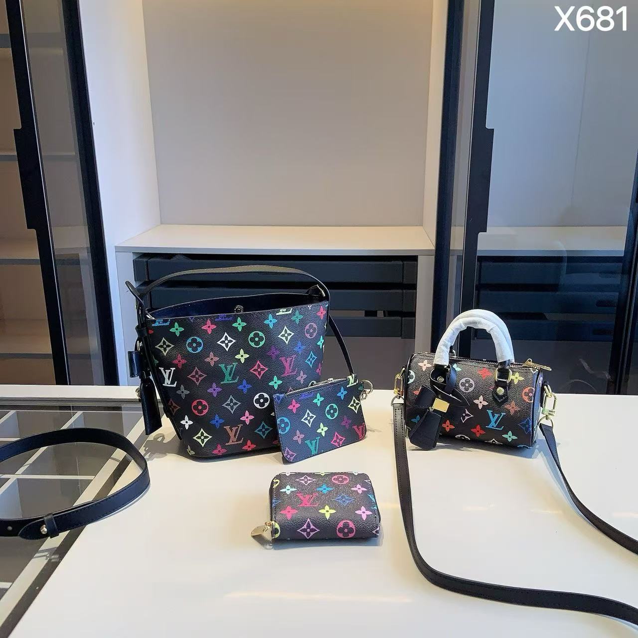 【LV  】コンビネーション3点セット【50％割引+送料無料】X681
