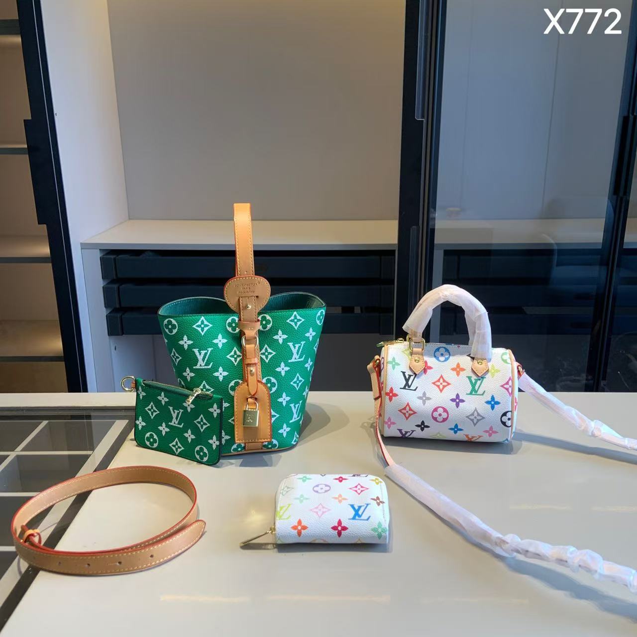 【LV 】コンビネーション3点セット【50％割引+送料無料】X772