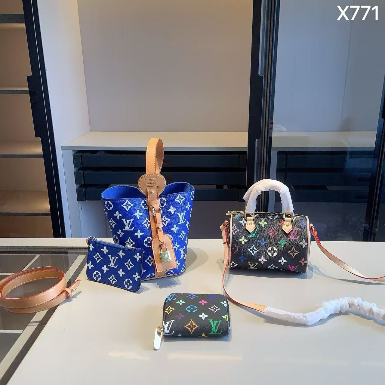 【LV 】コンビネーション3点セット【50％割引+送料無料】X771