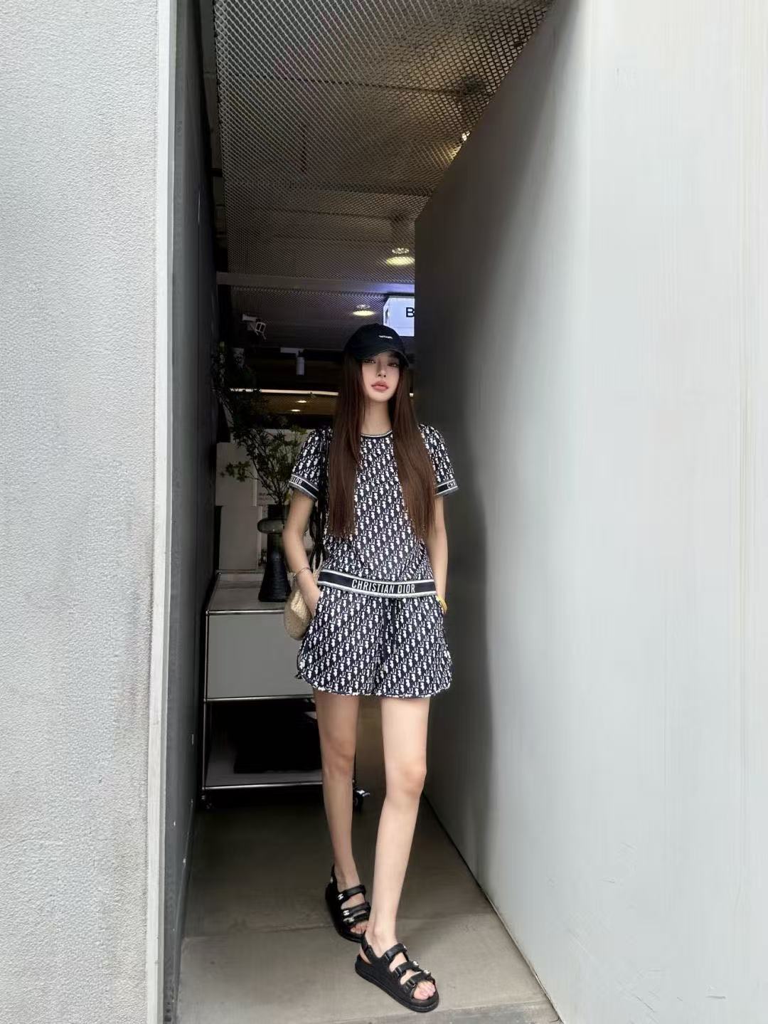 DI0RジャカードTシャツ＋ショートパンツのツーピースセット【50％割引+送料無料】
