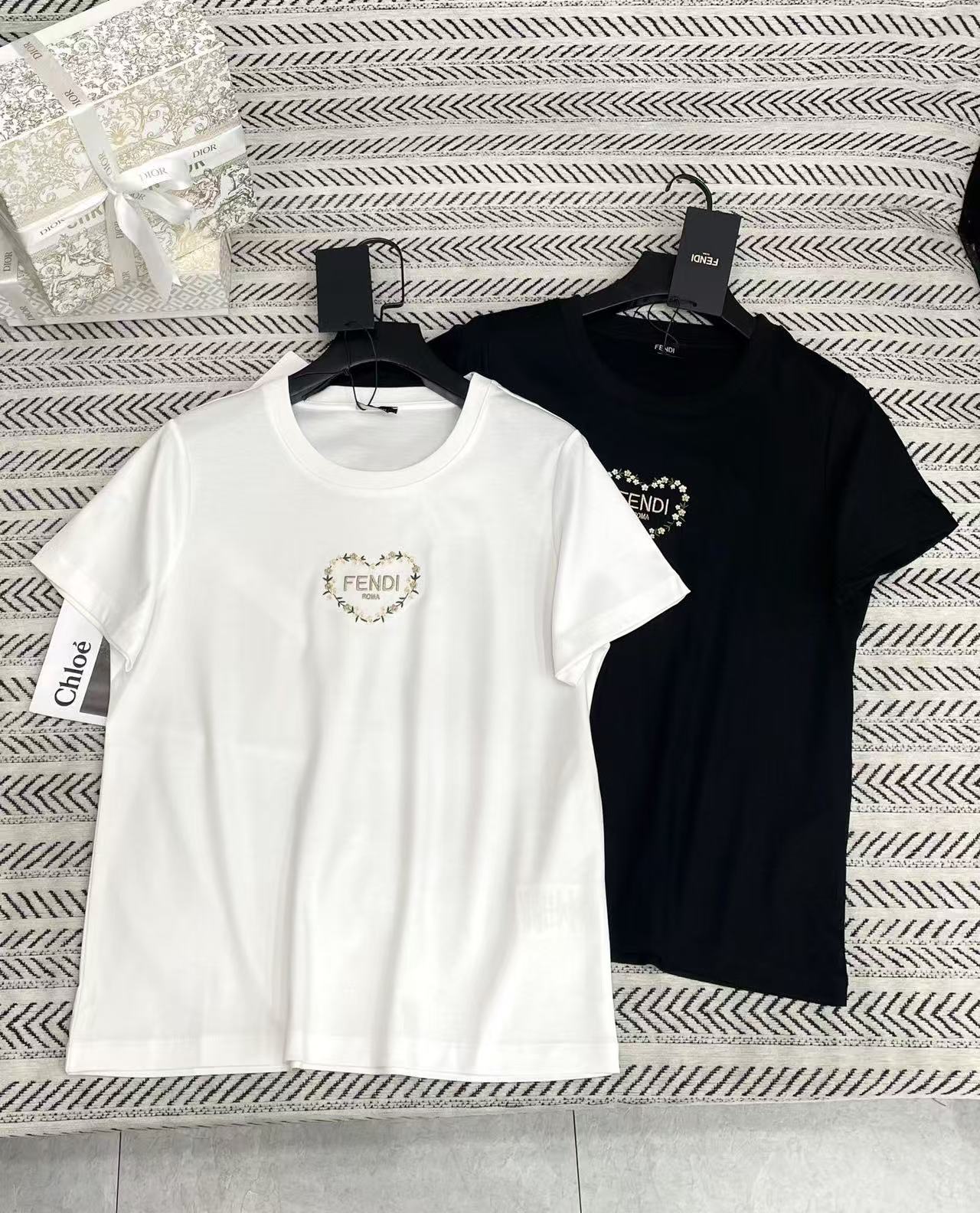 FEND1 刺繍ハートレターTシャツ【50％割引+送料無料】