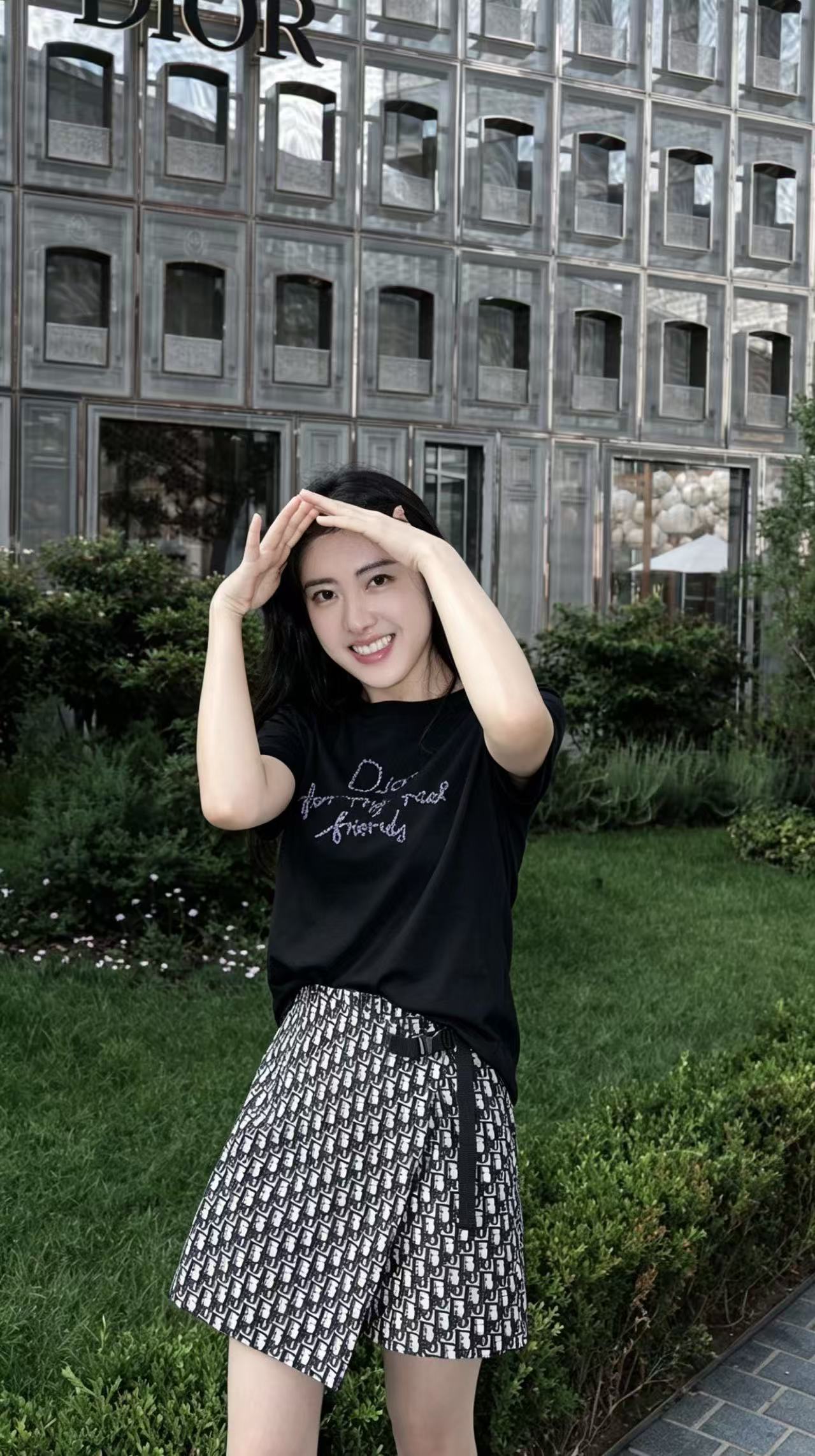 DIOR ビーズレターTシャツ【50％割引+送料無料】