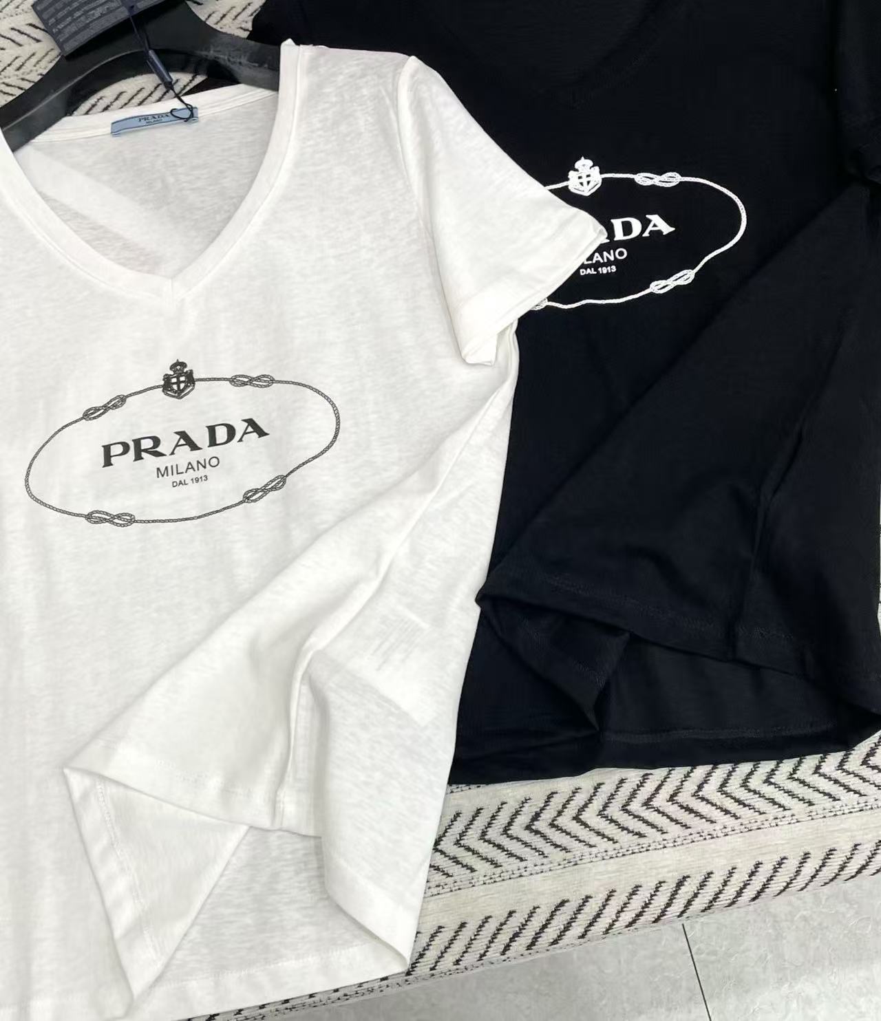 PR4DA シンプルVネックレターTシャツ【50％割引+送料無料】