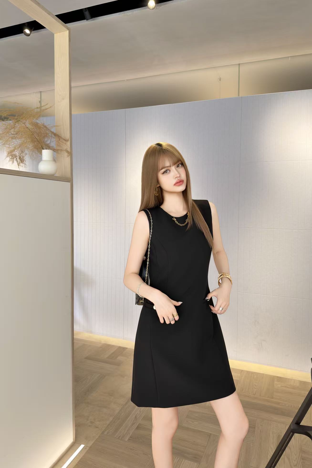 LV 高品質 ノースリーブ チェーンディテール・ドレス【50％割引+送料無料】