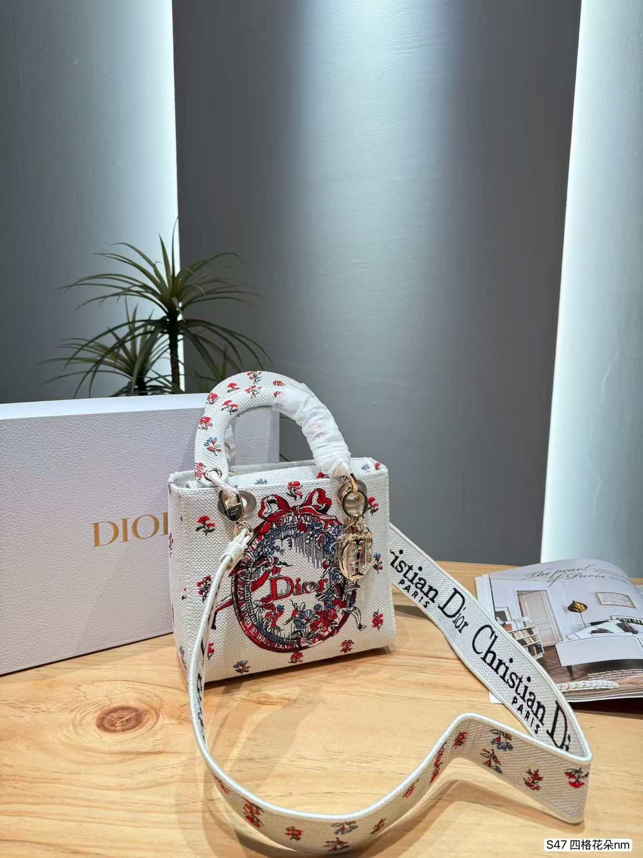 DI0R Lady刺繍入りハンドバッグ【50％割引+送料無料】