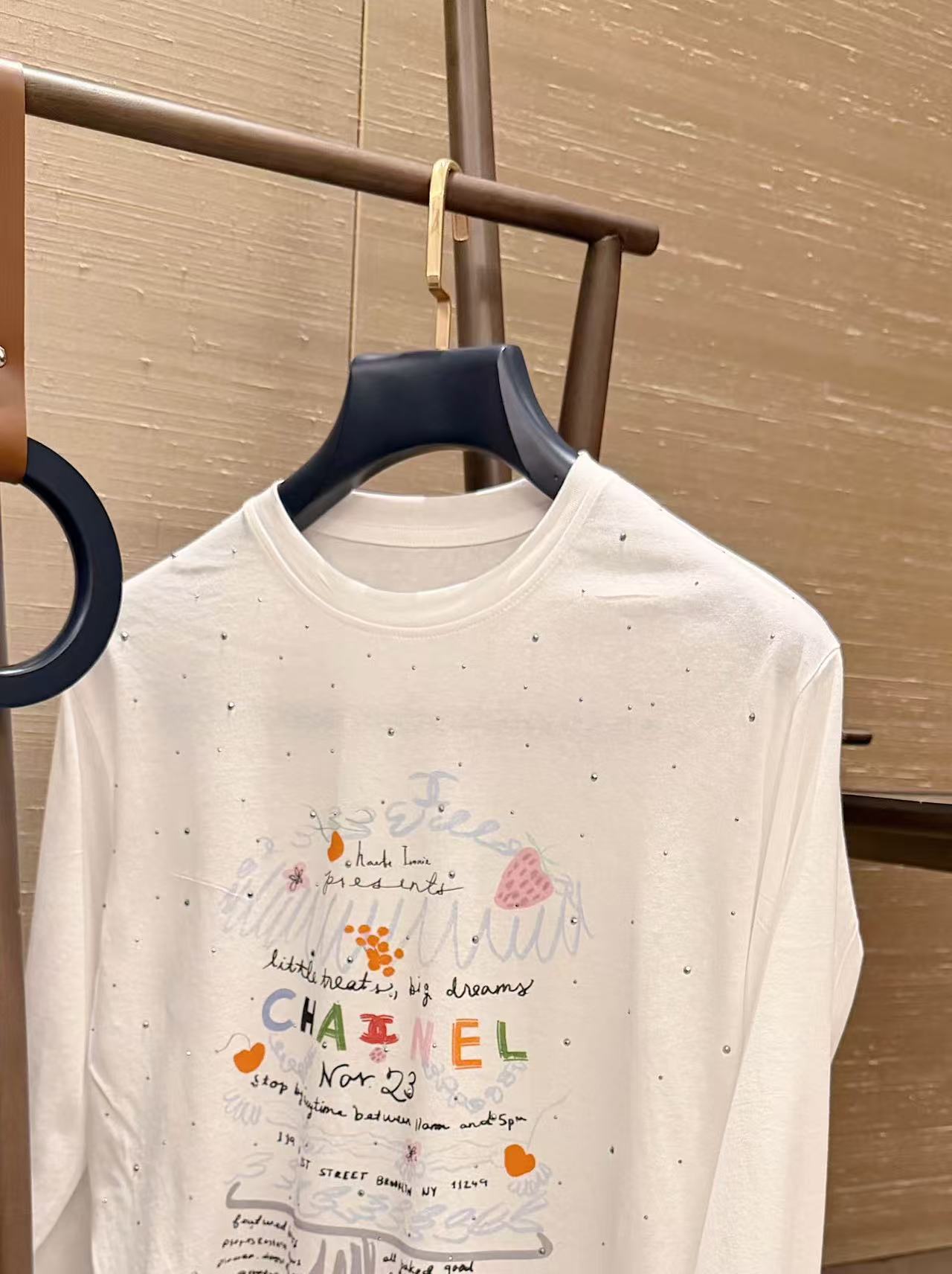 CHANE1 ラインストーンレター長袖Tシャツ【50％割引+送料無料】