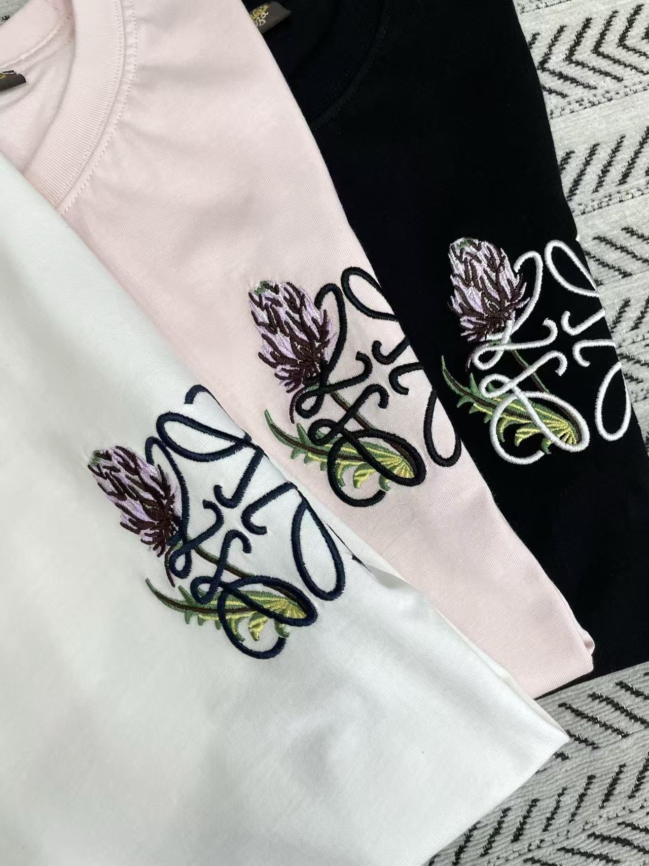 L0WEW 刺繍ロゴTシャツ【50％割引+送料無料】