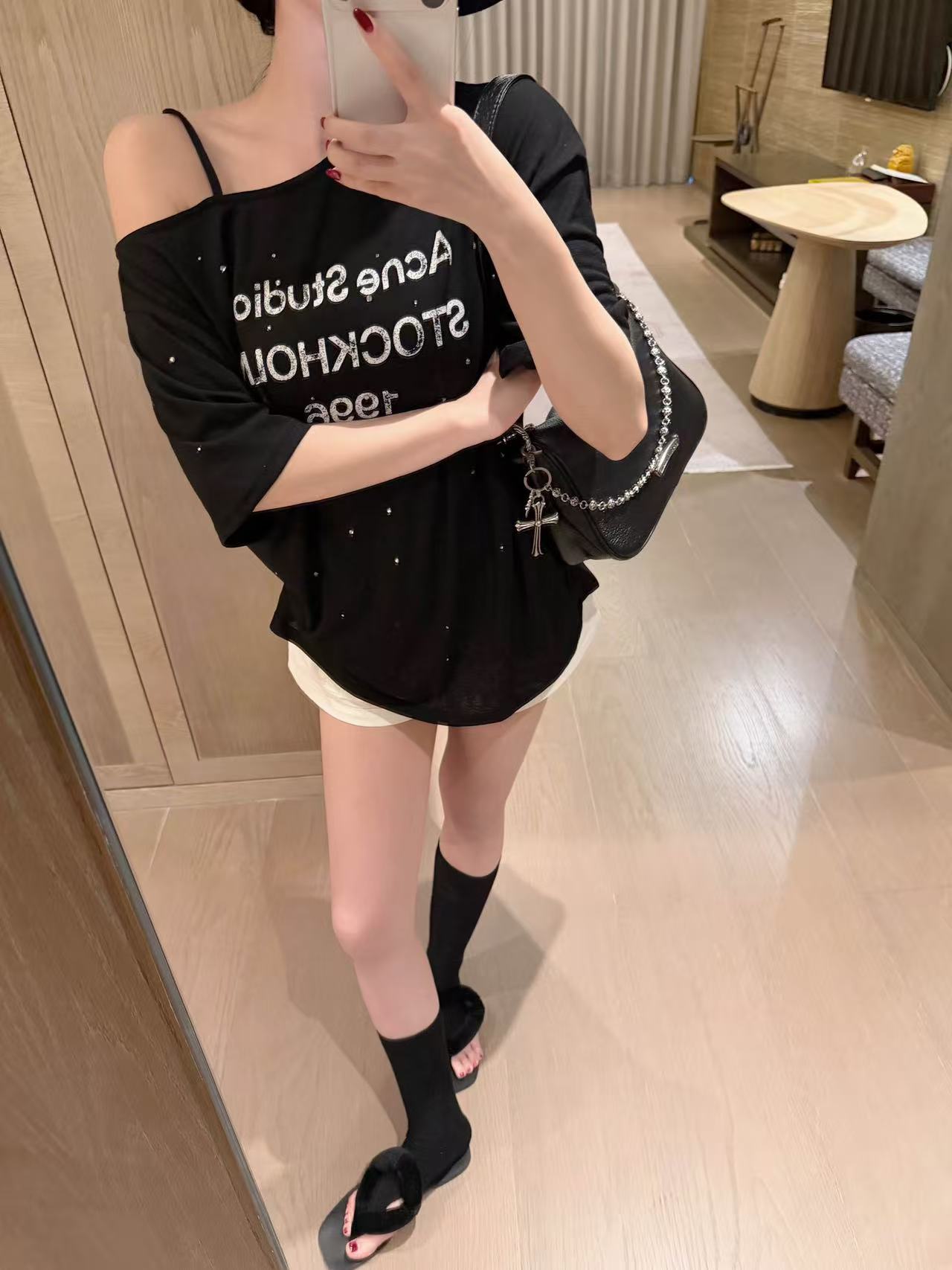 Acne Studiosオフショルダーラインストーン付き日焼け防止Tシャツ【50％割引+送料無料】