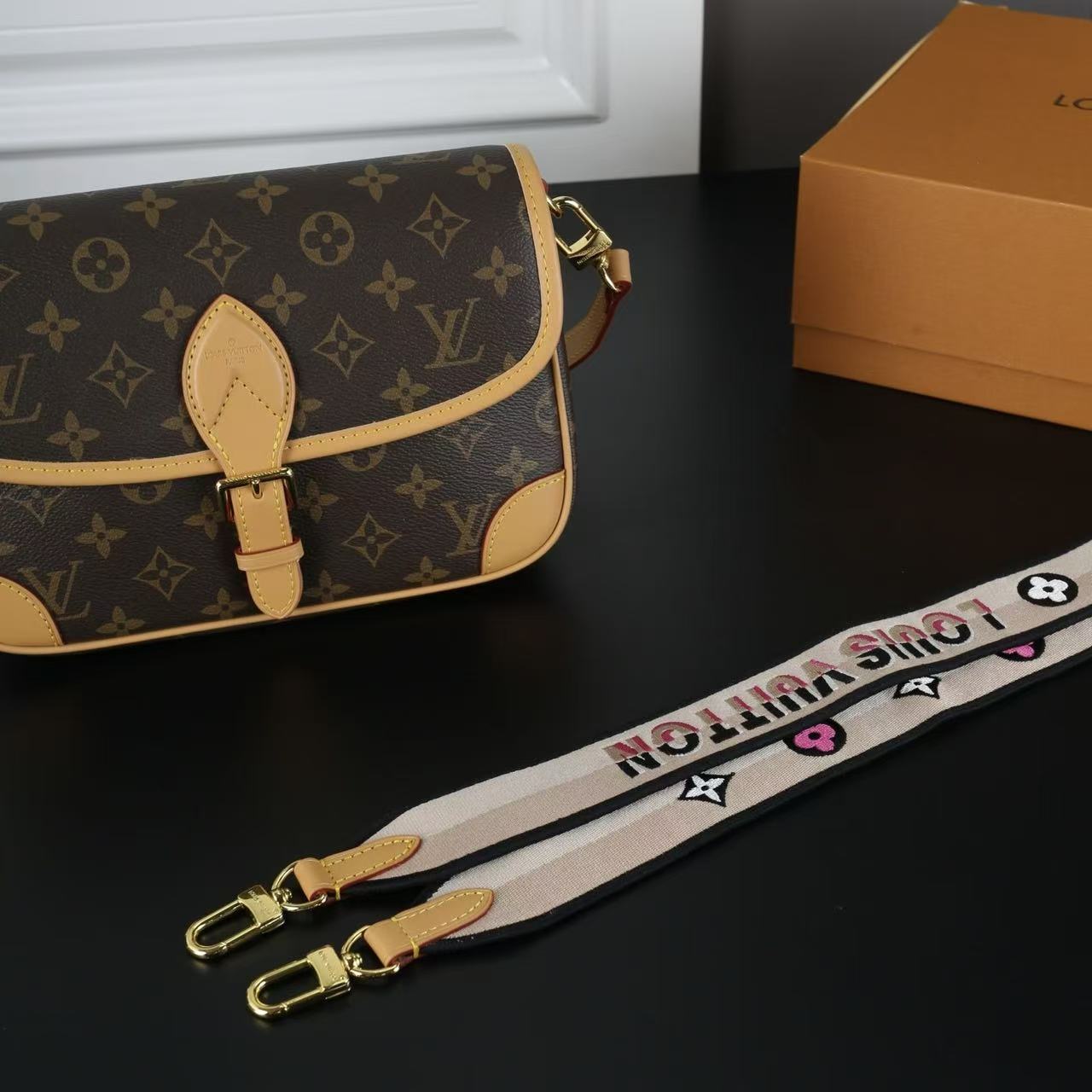 LV Diane脇下バッグ【50％割引+送料無料】