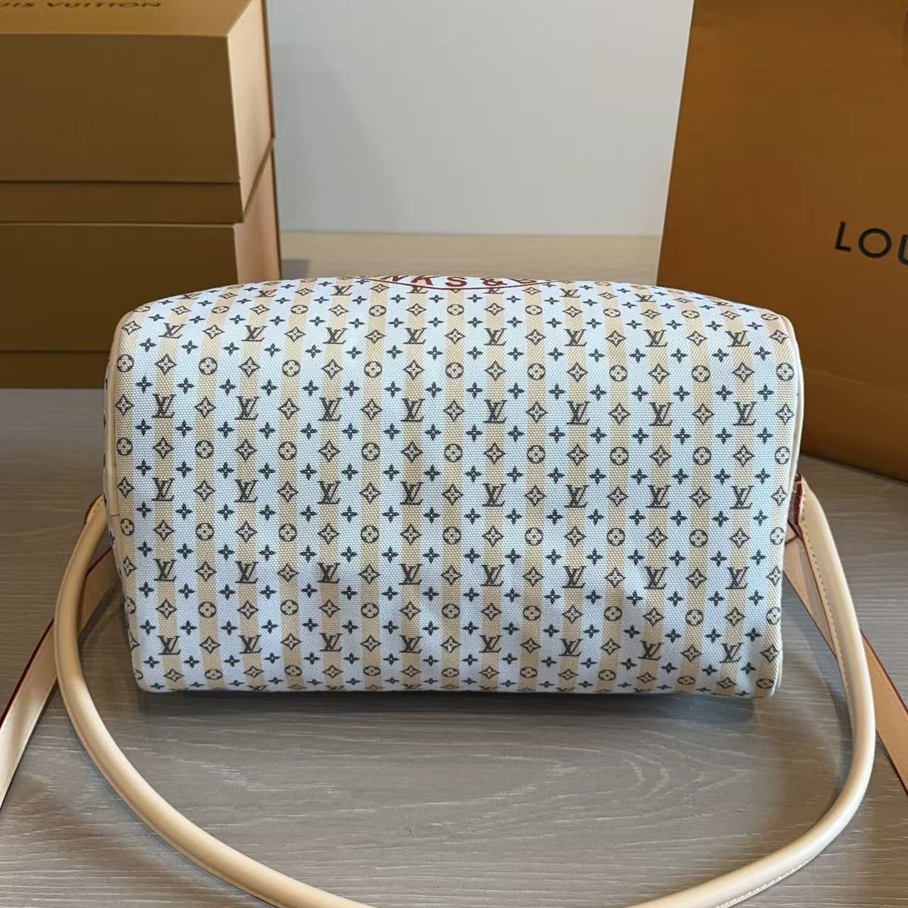LV型押しプリントのトラベルバッグ【50％割引+送料無料】