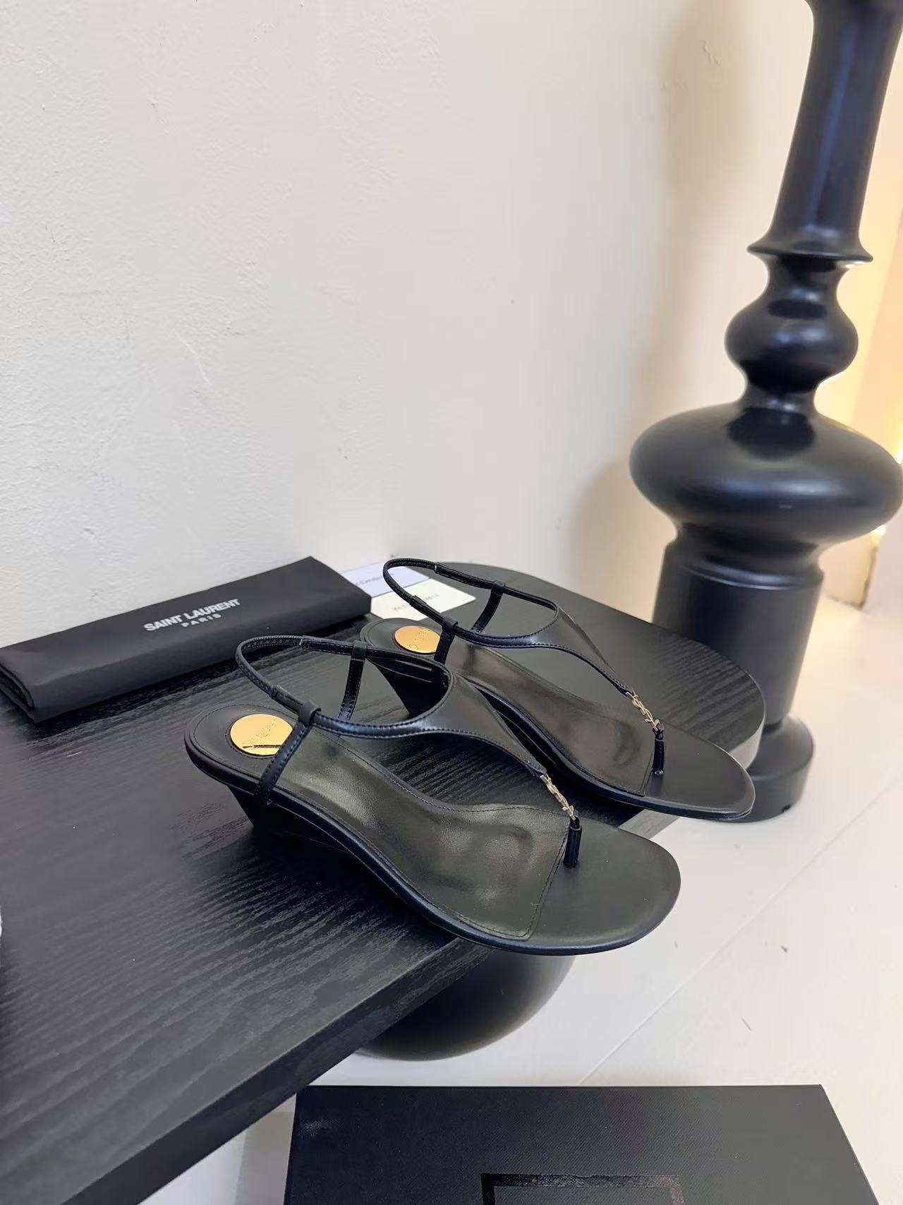YSL 高品質シンプルローヒールシューズ【50％割引+送料無料】