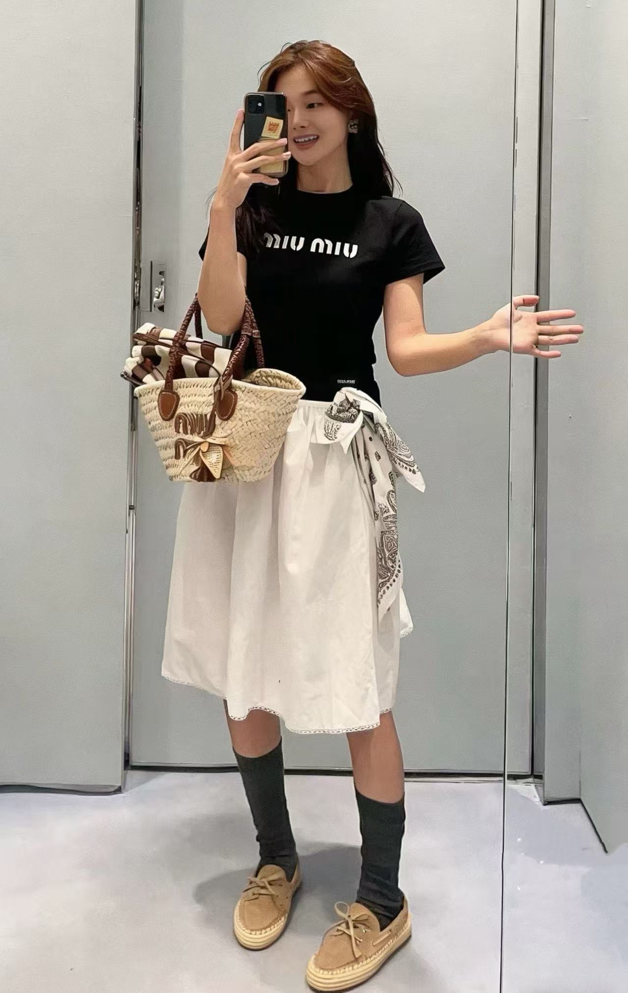 M1UM1U レターTシャツ【50％割引+送料無料】