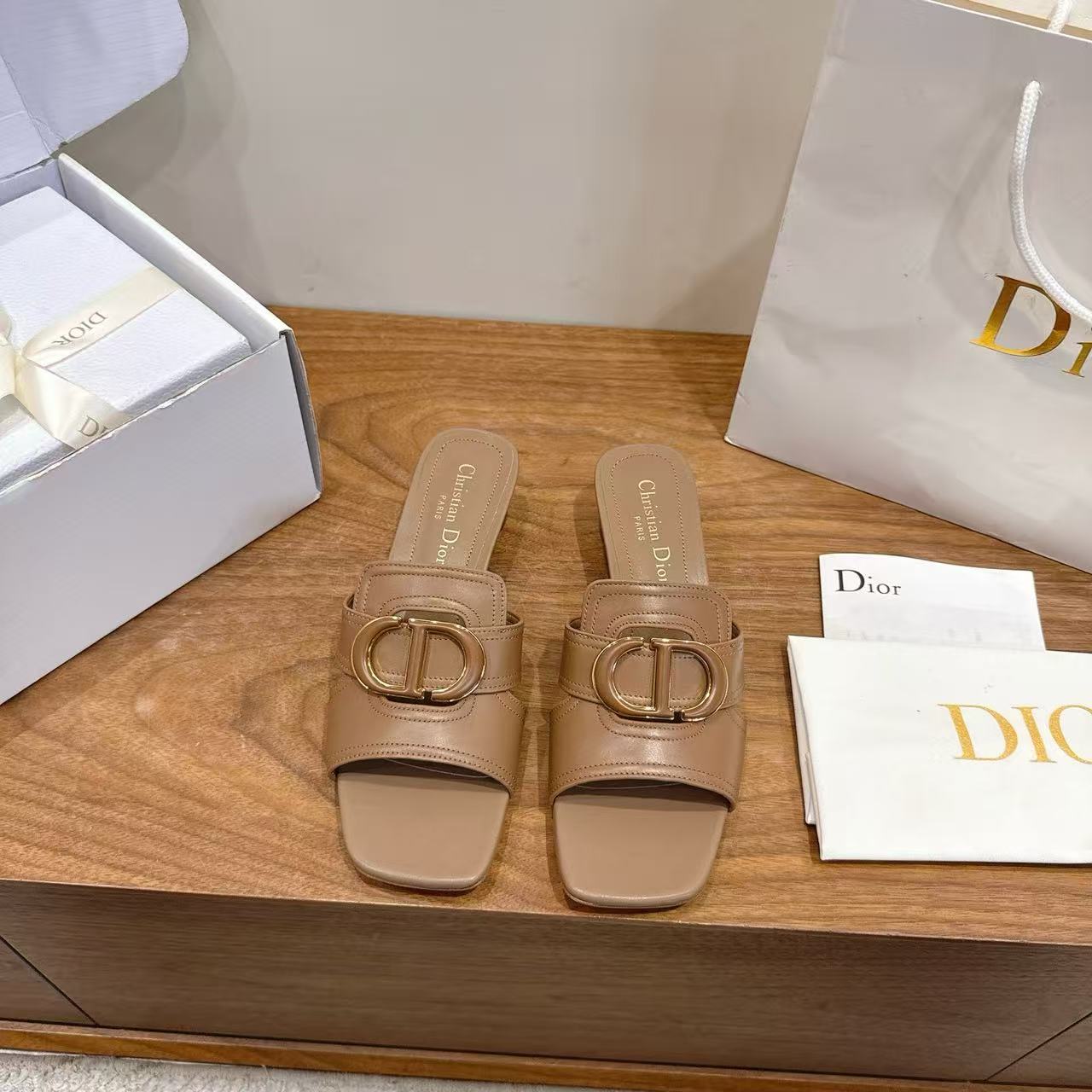 DI0R高品質CDローヒールシューズ【50％割引+送料無料】