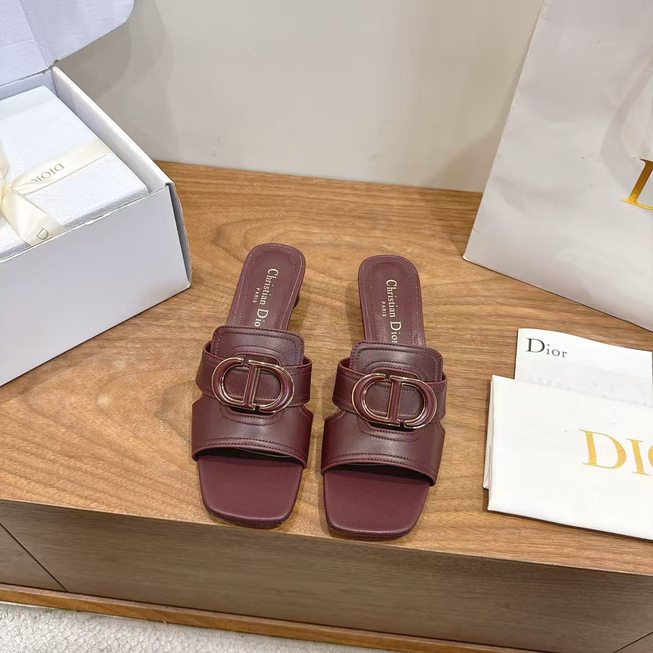 DI0R高品質CDローヒールシューズ【50％割引+送料無料】
